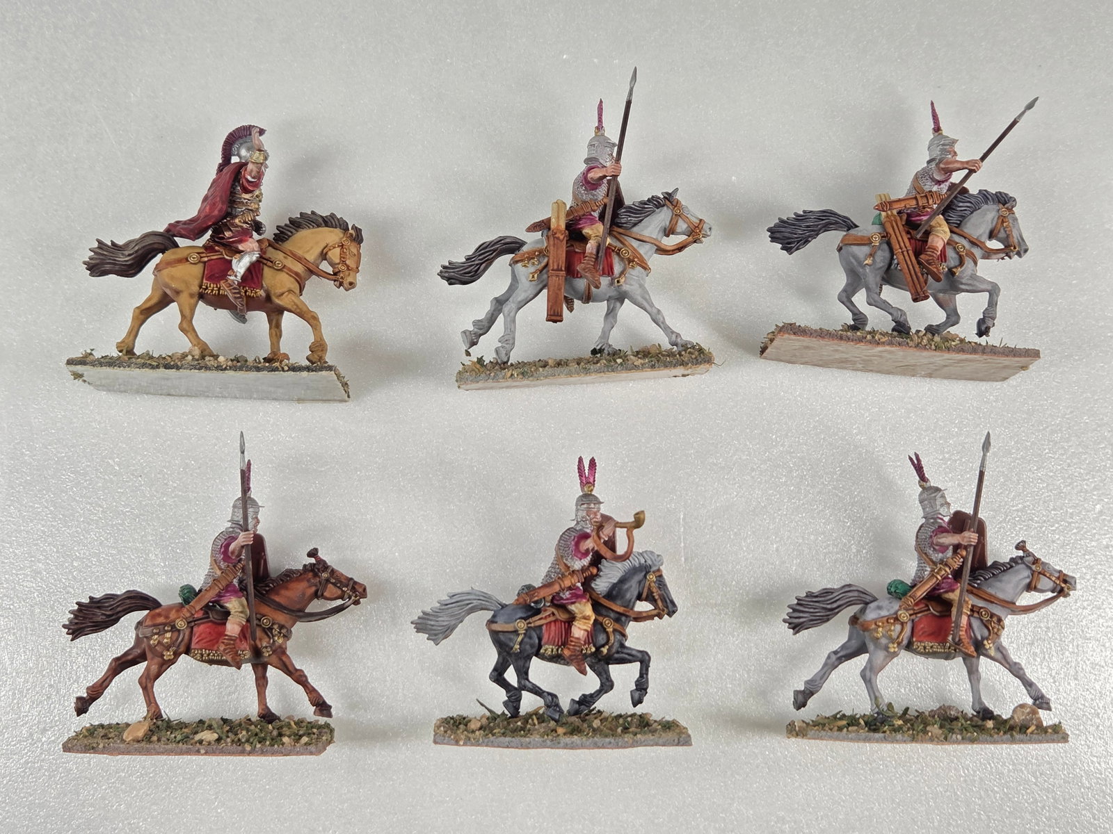 ASSORTED LOT OF VARIOUS BRAND WAR GAMING SOLDIERS (1 of 4)