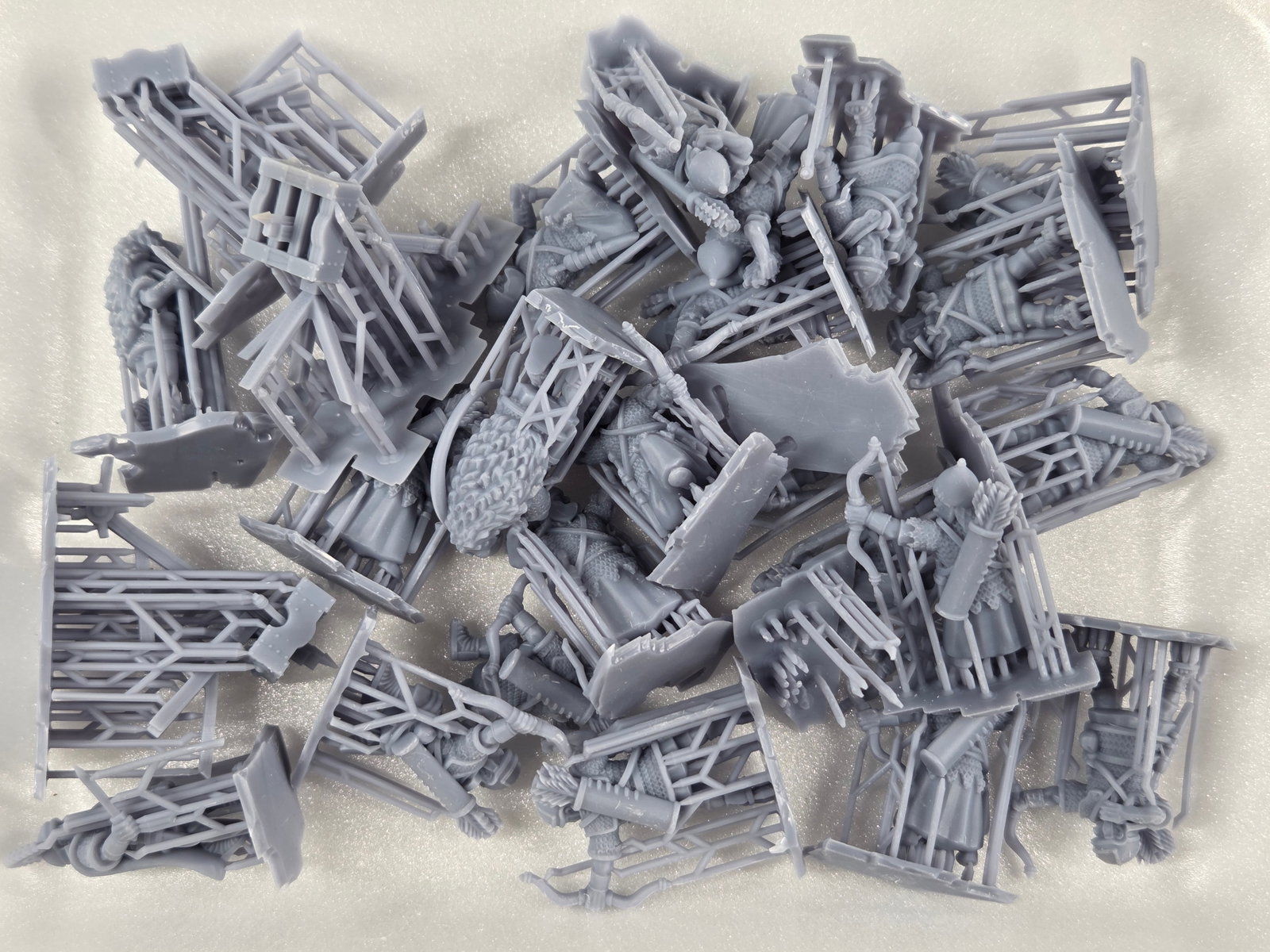 VARIOUS 3D PRINTED WAR GAMING SOLDIERS: ALL REMAIN IN GOOD CONDITION.