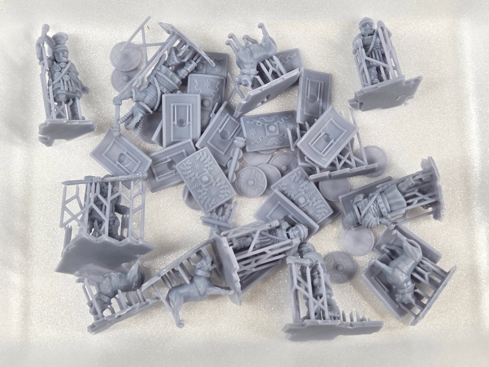 VARIOUS 3D PRINTED WAR GAMING SOLDIERS: ALL REMAIN IN GOOD CONDITION.