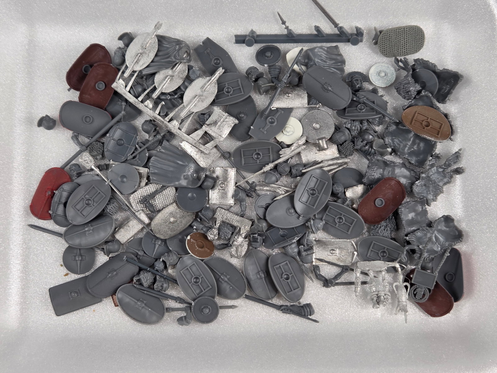 VARIOUS LEAD & PLASTIC WAR GAMING SOLDIER PARTS: ALL REMAIN IN FAIR TO GOOD CONDITION.