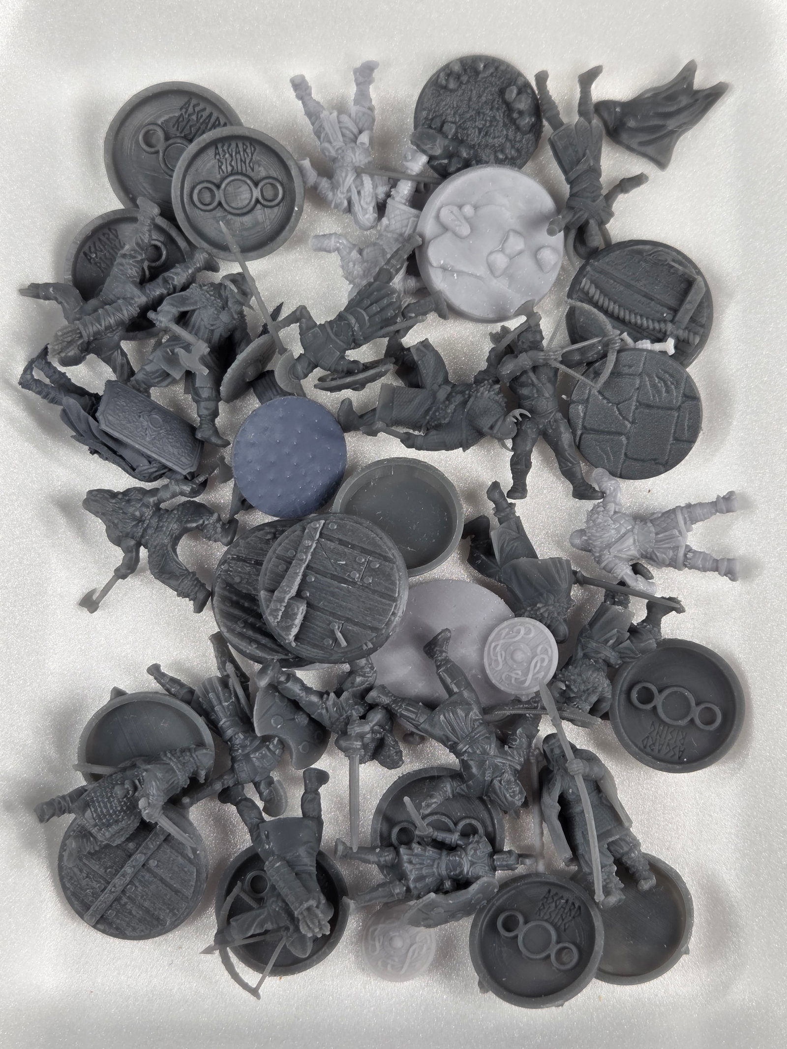 VARIOUS WAR GAMING PLASTIC SOLDIERS (1 of 3)