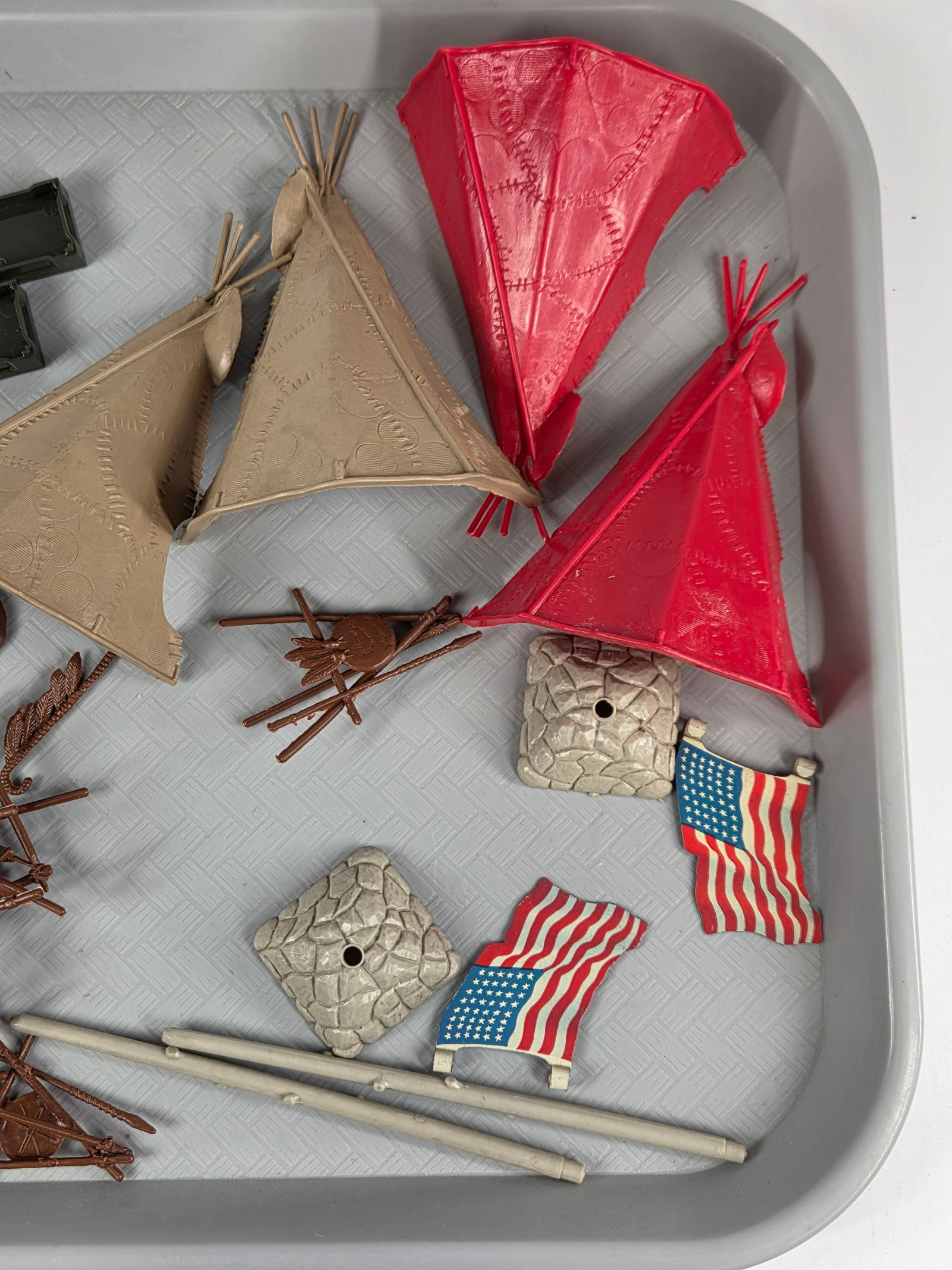 VARIOUS PLASTIC PLAYSET ACCESSORIES - 3