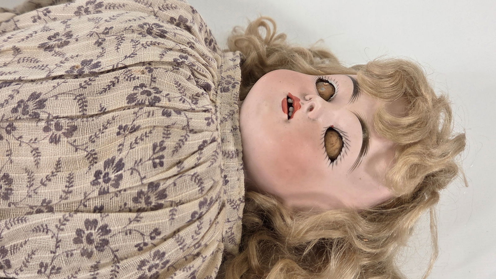 UNMARKED GERMAN BISQUE DOLL - 5