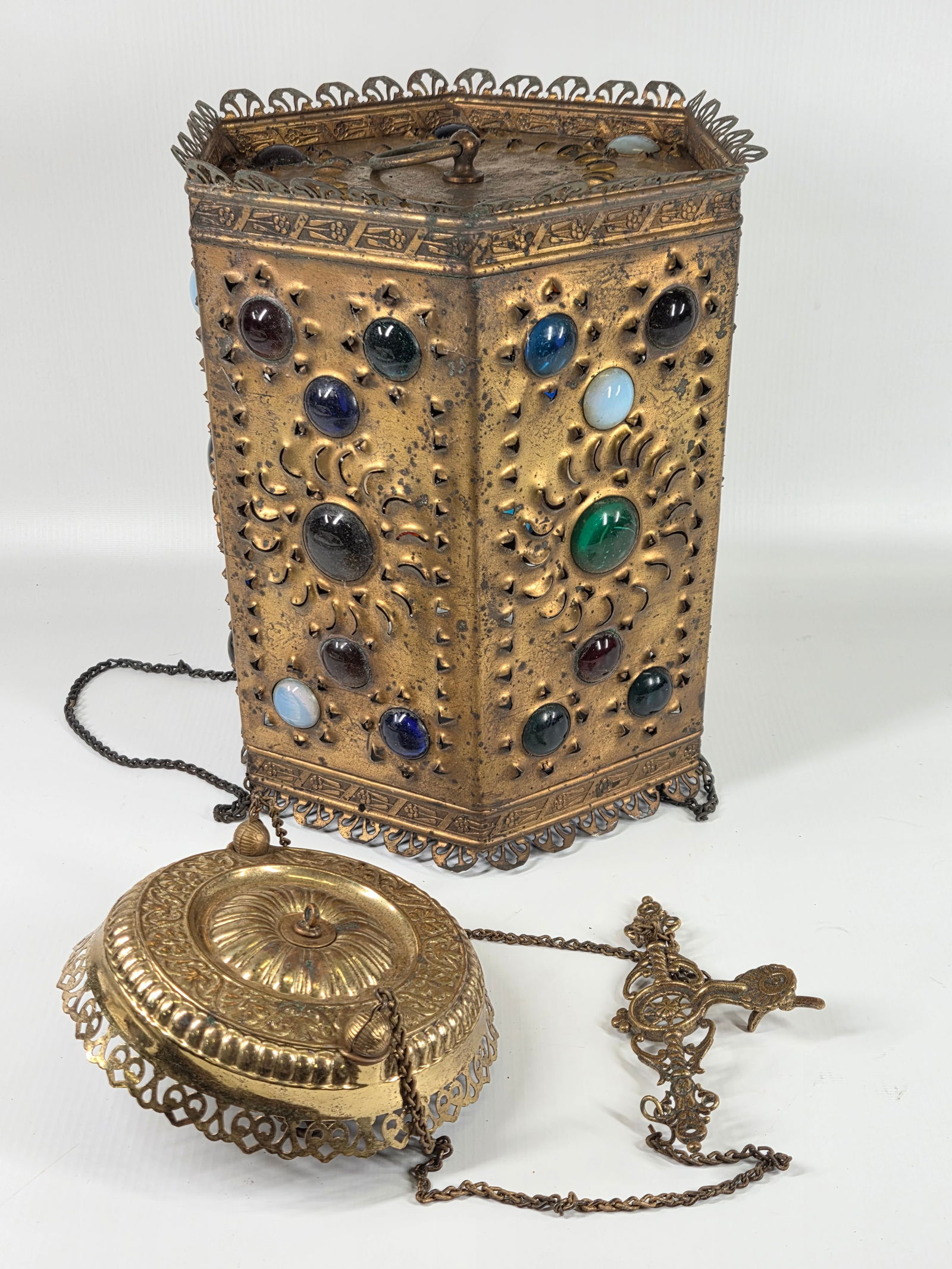 ANTIQUE BRADLEY & HUBBARD PUNCH TIN JEWELED HANGING LANTERN: REMAINS IN FAIR TO GOOD CONDITION, SHOWING SOME TYPICAL USAGE WEAR THROUGHOUT.