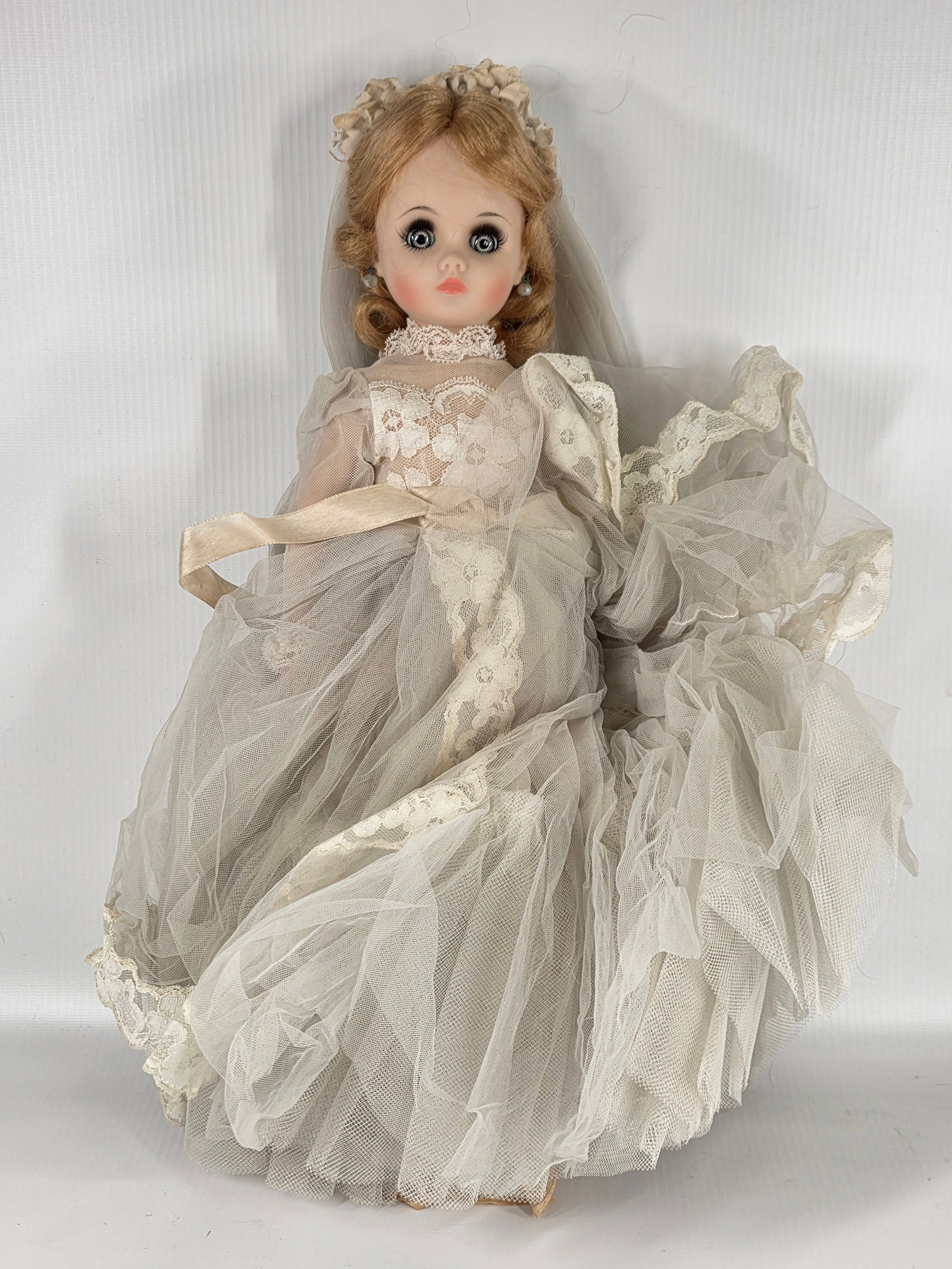 VINTAGE 1950'S MADAME ALEXANDER WEDDING BRIDE DOLL (1 of 5)