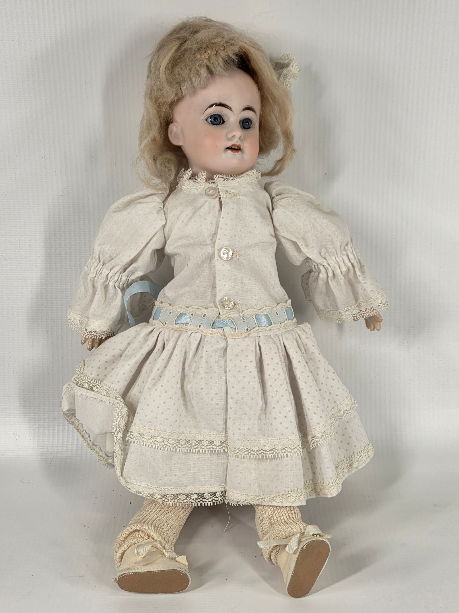 1894 ARMAND MARSEILLE GERMAN BISQUE DOLL (1 of 7)