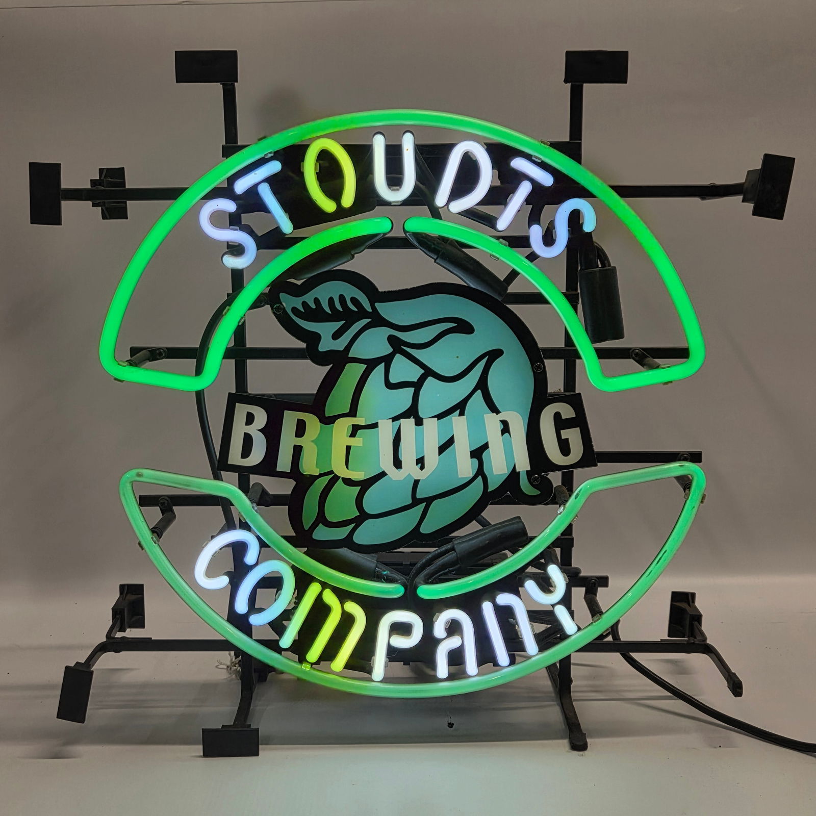 STOUDT'S BREWING CO ADVERTISING NEON SIGN (1 of 5)