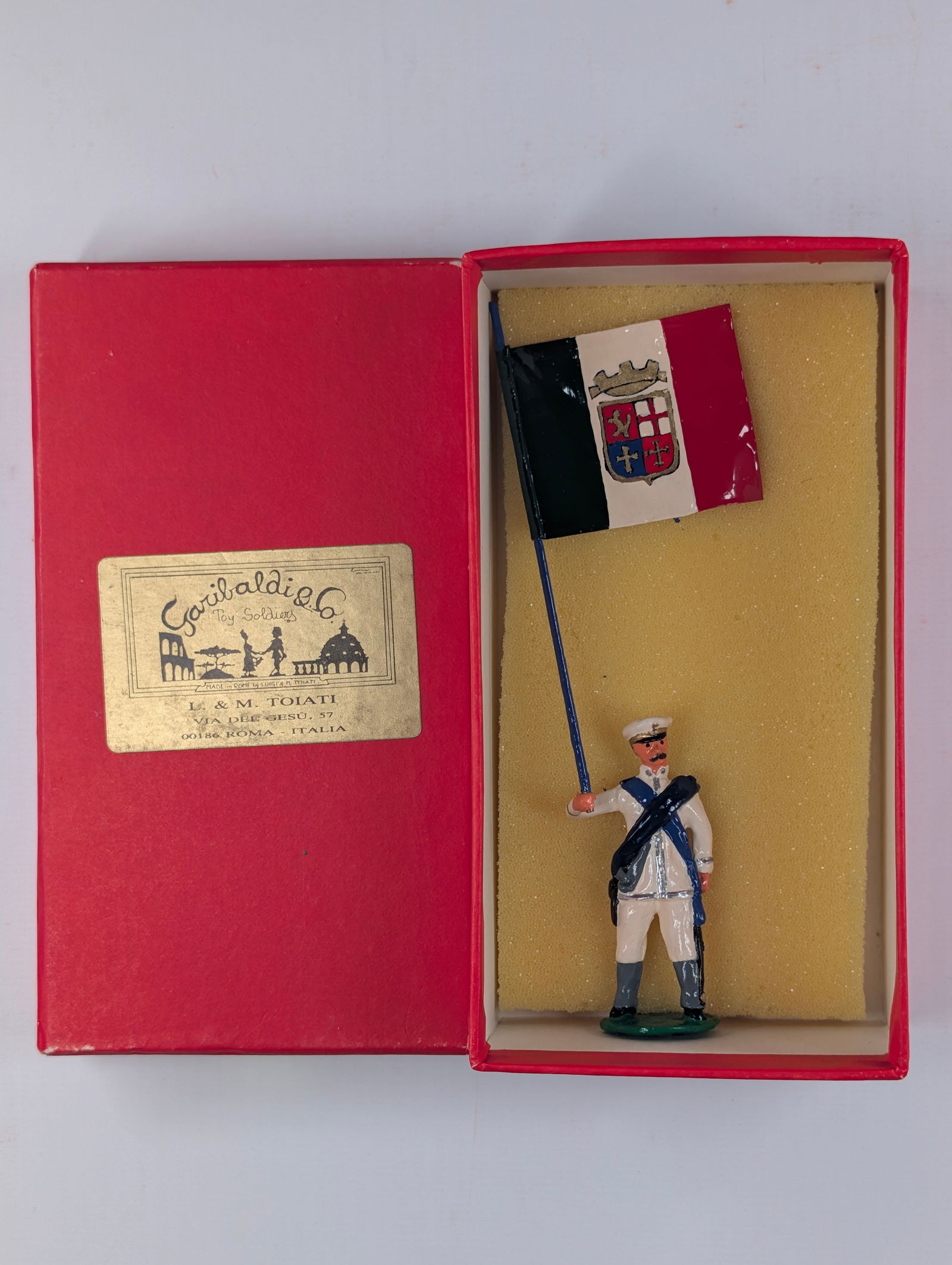 GARIBALDI & CO 1900 PEKING ITALIAN NAVAL FIGURE W/ FLAG ROME TOIATI NIB: REMAINS NEW IN BOX.