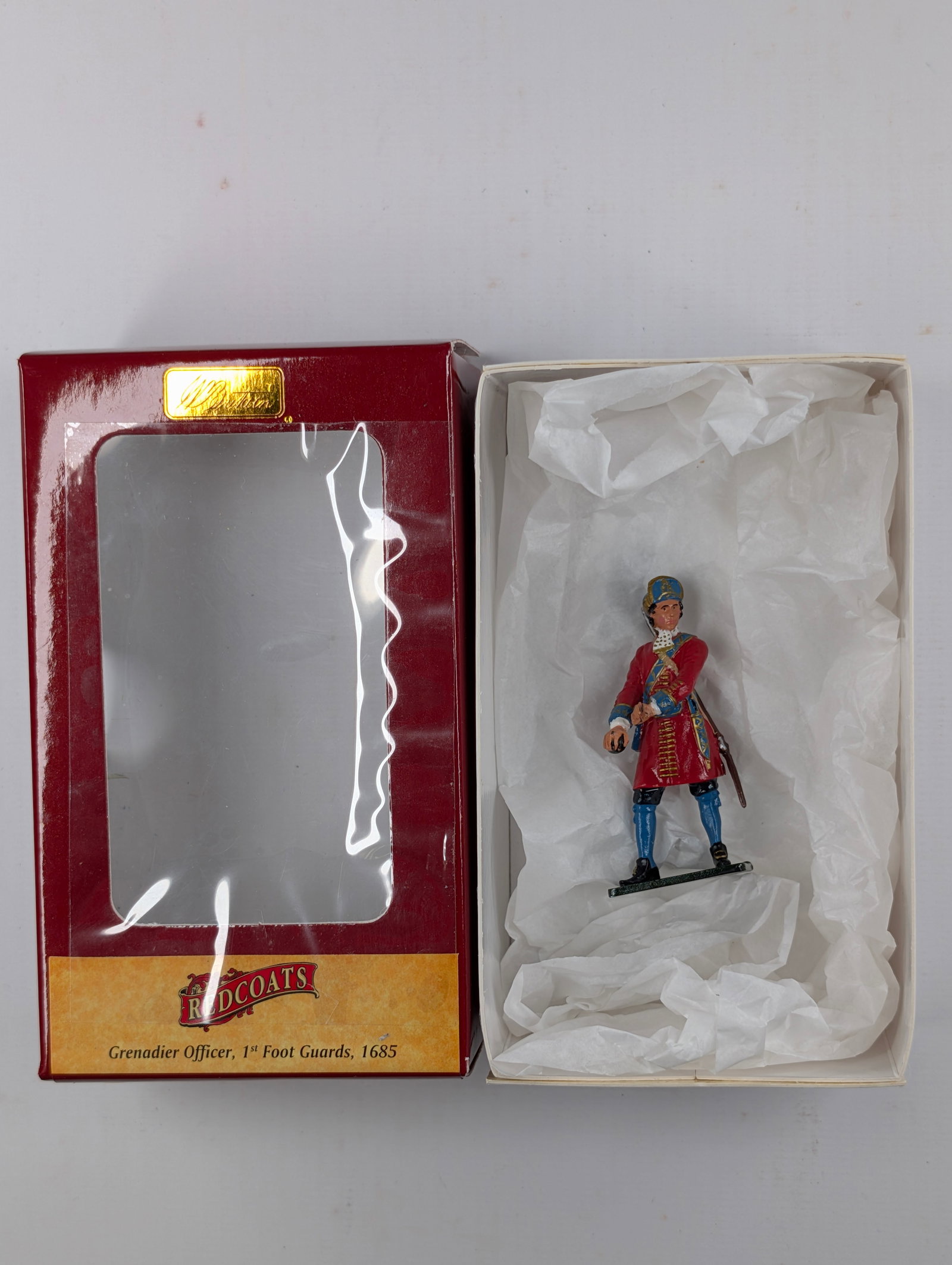 BRITAIN'S REDCOATS - 1685 GRENADIER OFFICER 1ST FOOT GUARDS 1ST GEAR (1 of 2)