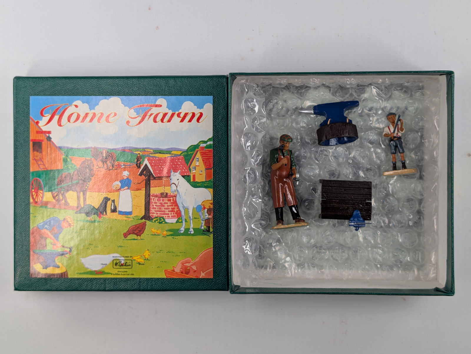 BRITAINS HOME FARM BLACKSMITH SET NIB (1 of 4)