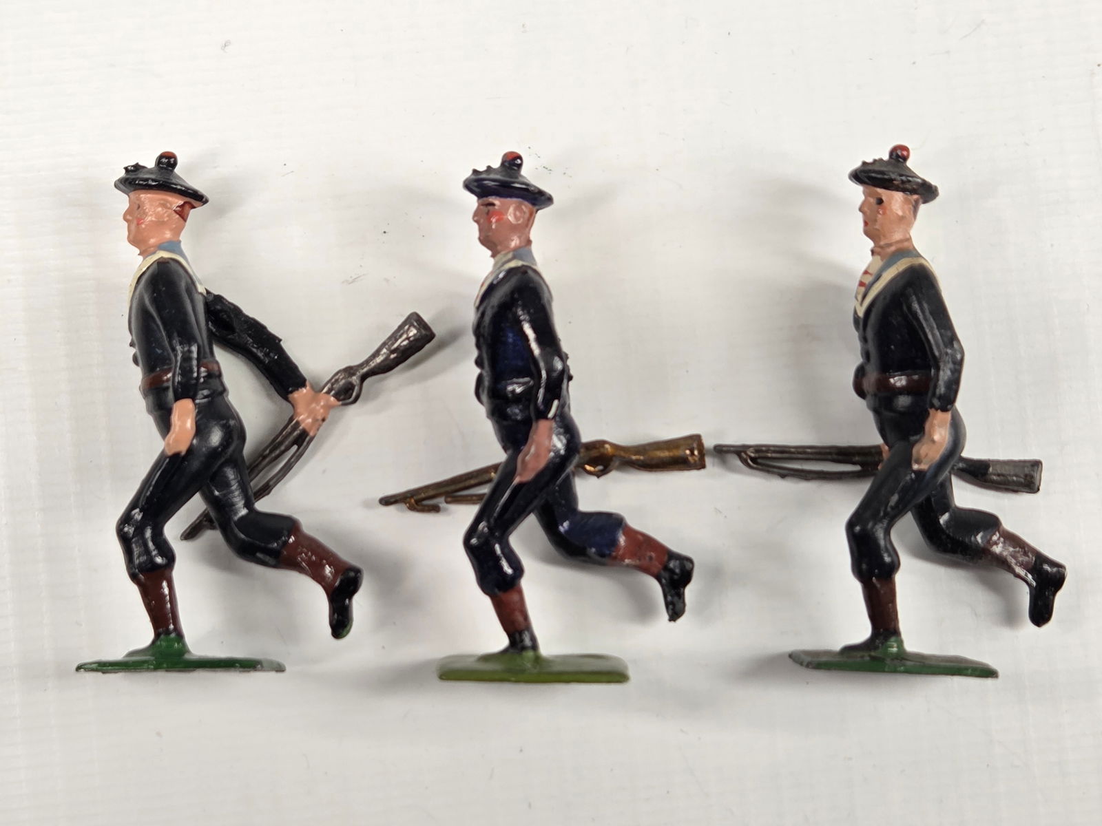 SET OF 3 BRITAIN'S NAVY LANDING PARTY SAILORS - 5