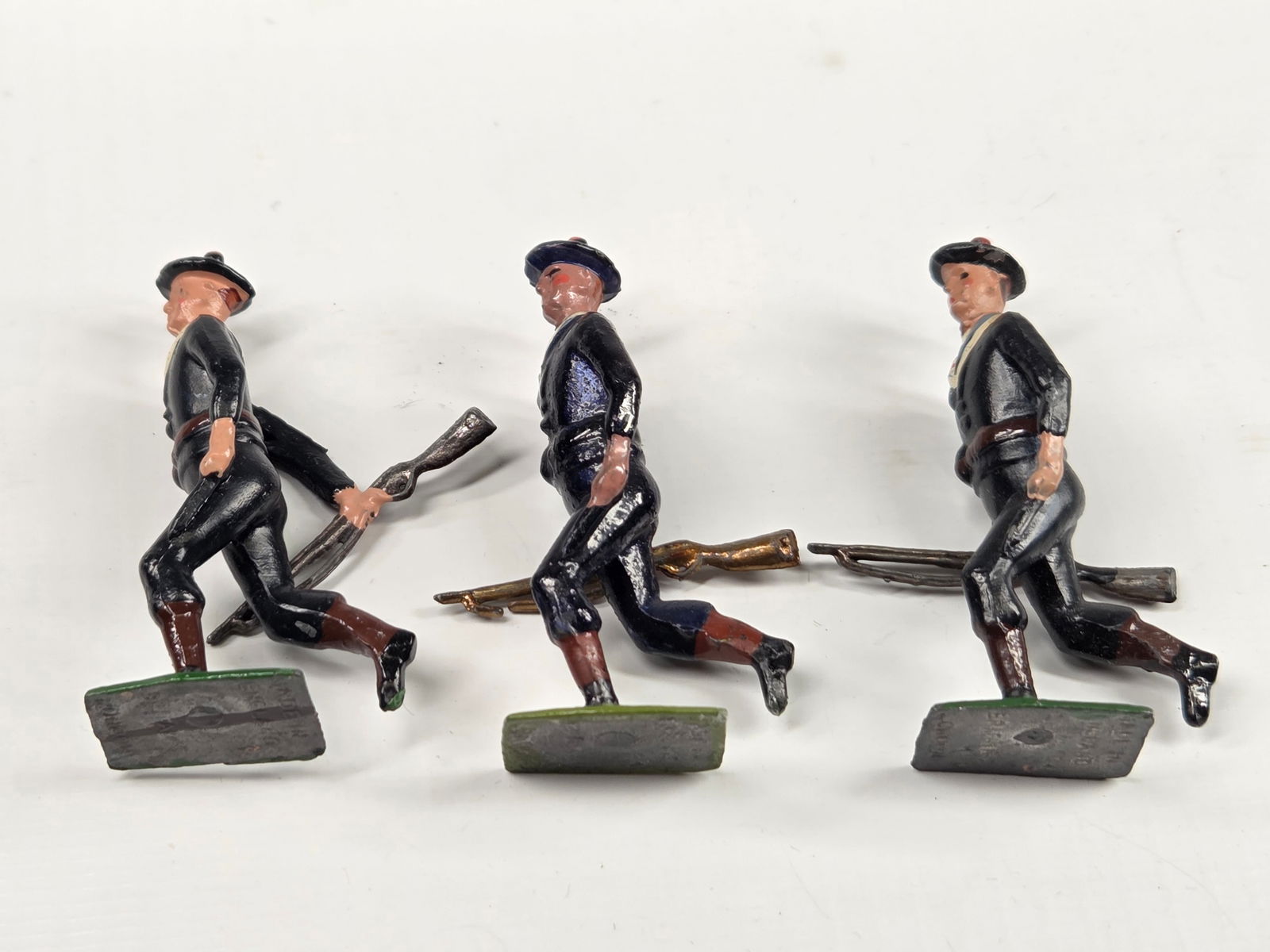 SET OF 3 BRITAIN'S NAVY LANDING PARTY SAILORS - 6