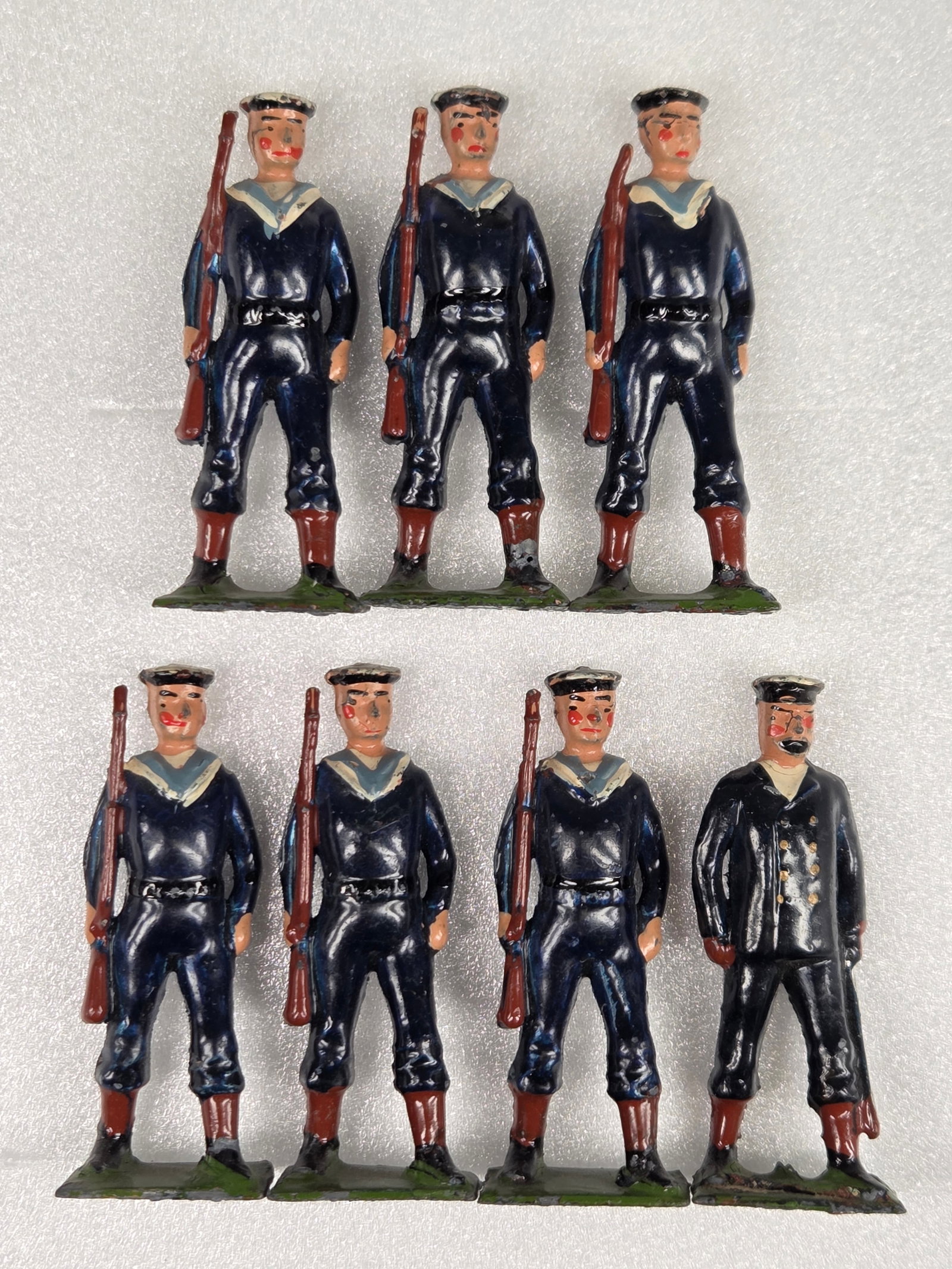 SET OF 7 BRITAINS NAVY SAILORS W/ RIFLES & OFFICER (1 of 5)