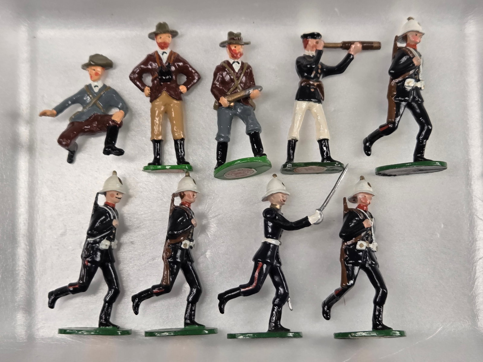 VARIOUS BRITISH BULLDOG HAND PAINTED LEAD SOLDIERS (1 of 4)