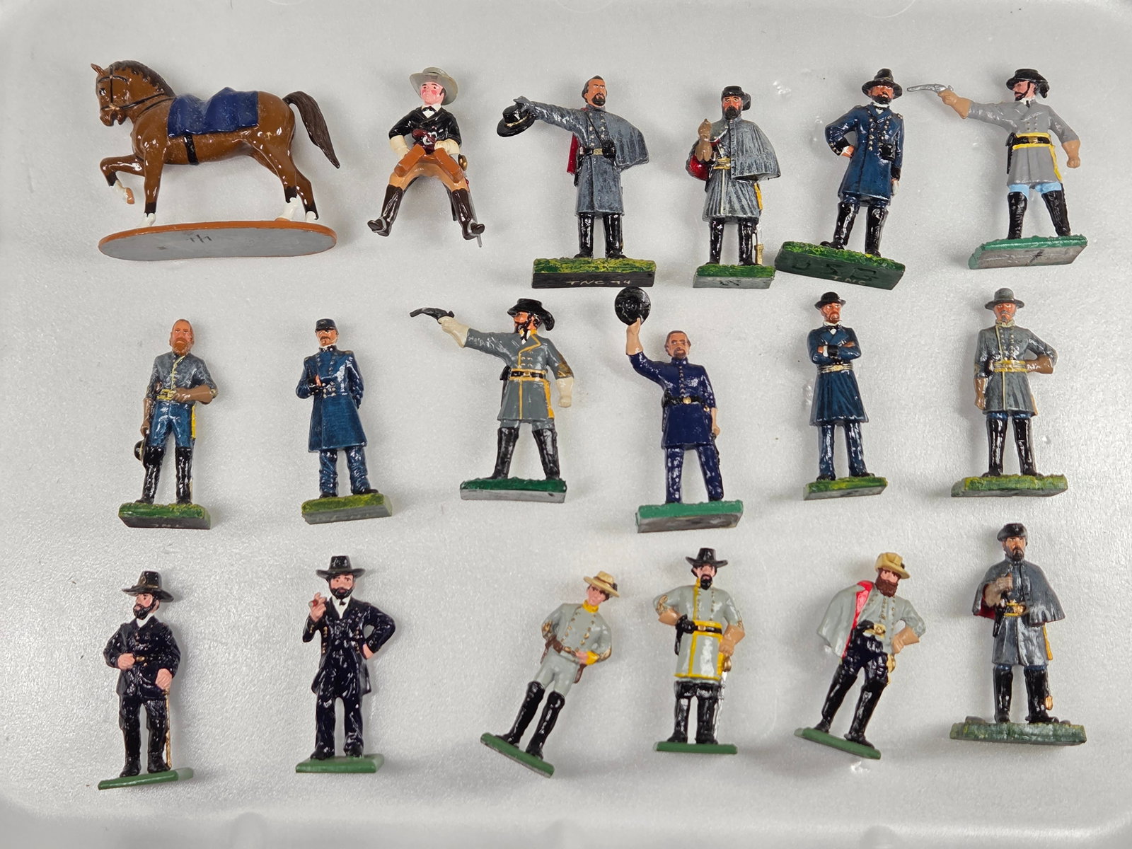ASSORTMENT OF VARIOUS CIVIL WAR LEAD SOLDIERS (1 of 9)