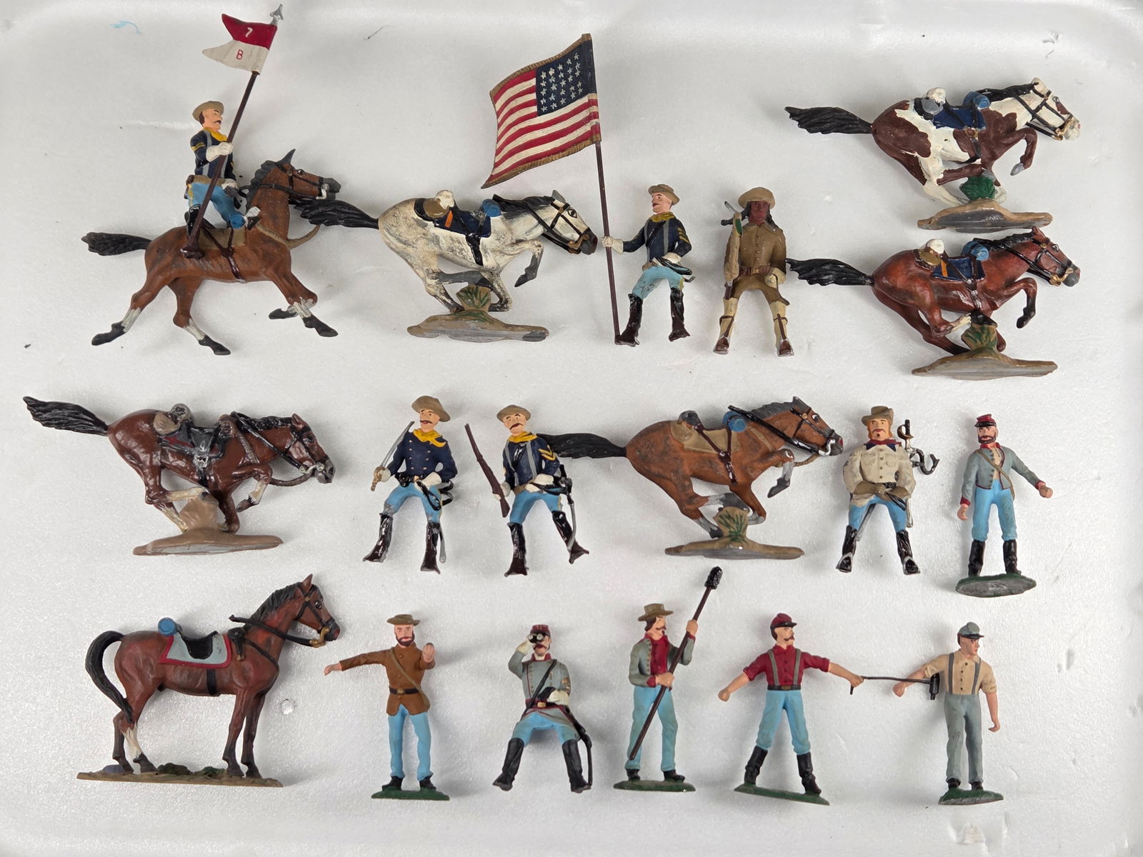 ASSORTMENT OF VARIOUS CIVIL WAR LEAD SOLDIERS (1 of 9)