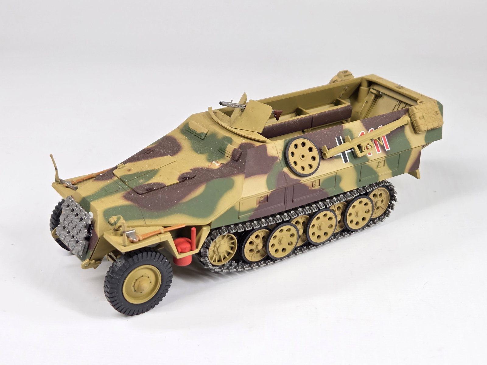 MINICHAMPS 1/35 SCALE HALF TRACK (1 of 3)