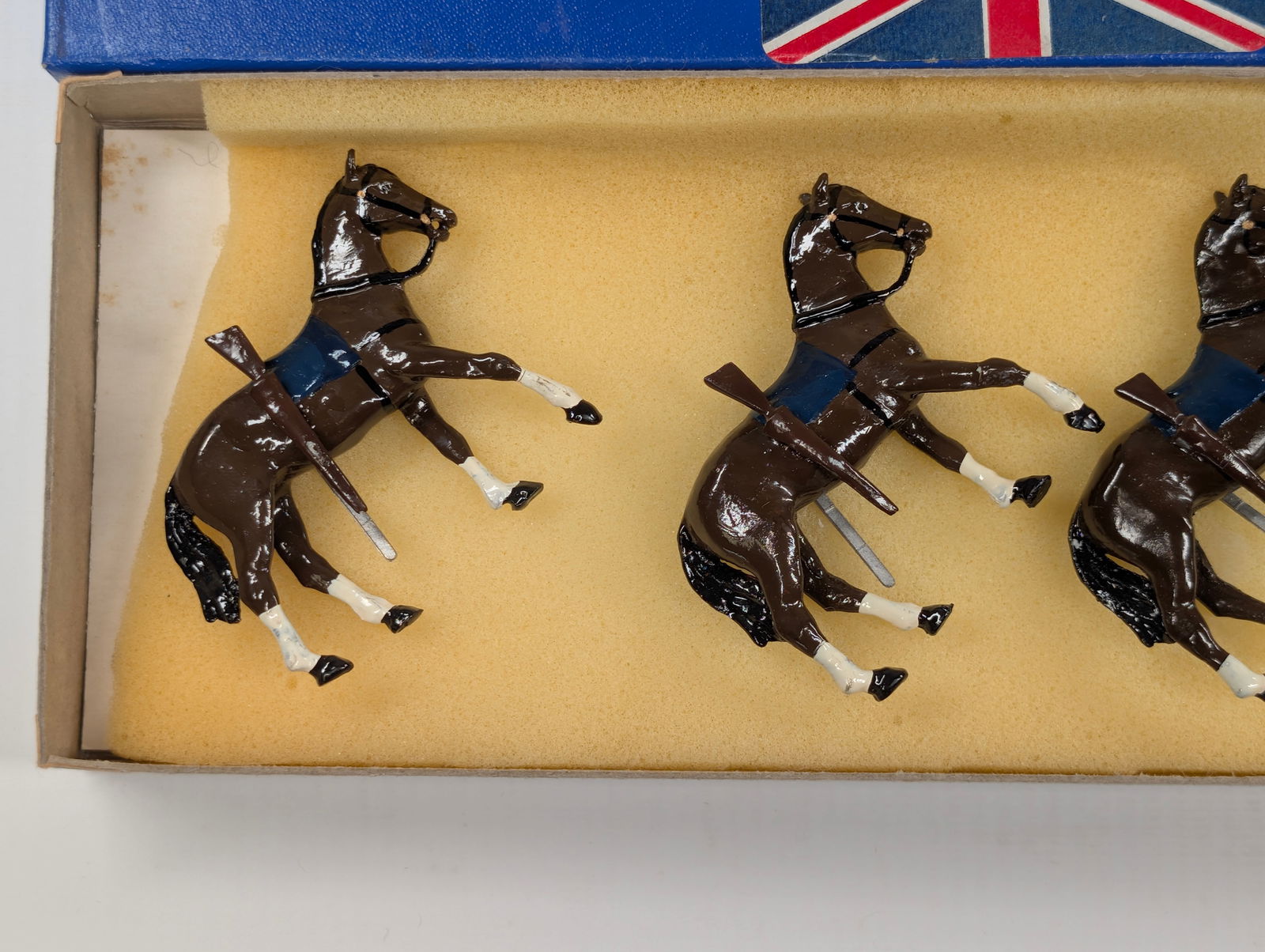 UNDER TWO FLAGS MOUNTED SOLDIER SET - 2