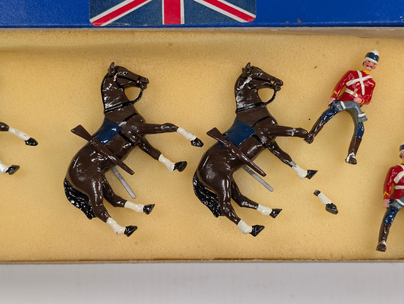 UNDER TWO FLAGS MOUNTED SOLDIER SET - 3