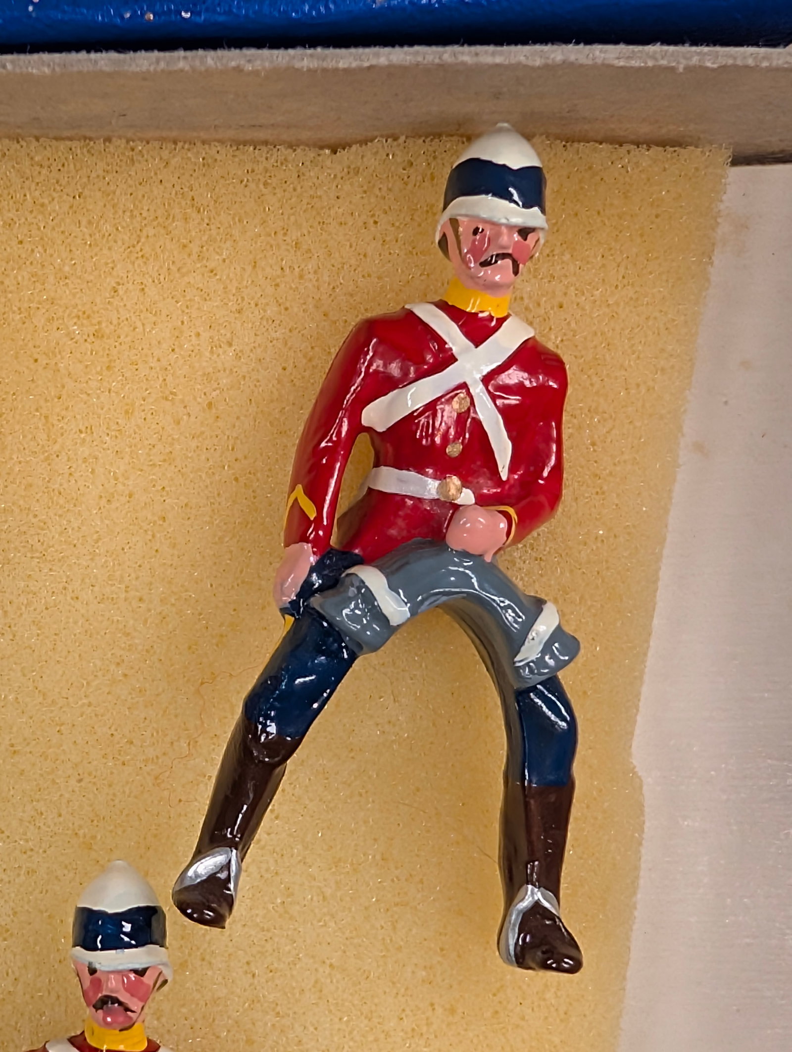 UNDER TWO FLAGS MOUNTED SOLDIER SET - 5