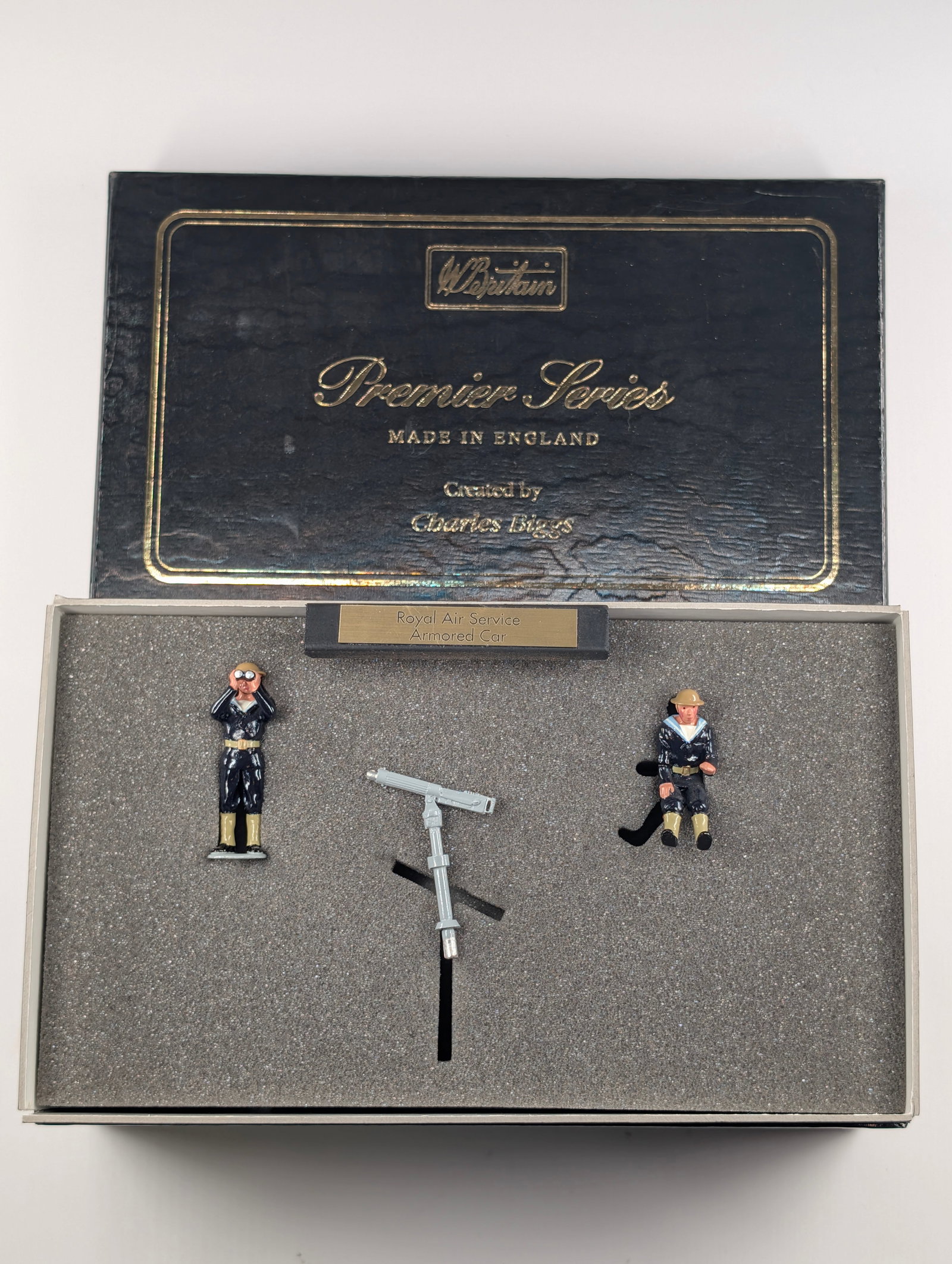 BRITAIN PREMIER SERIES 8925 ROYAL NAVAL ARMOURED CAR (1 of 5)