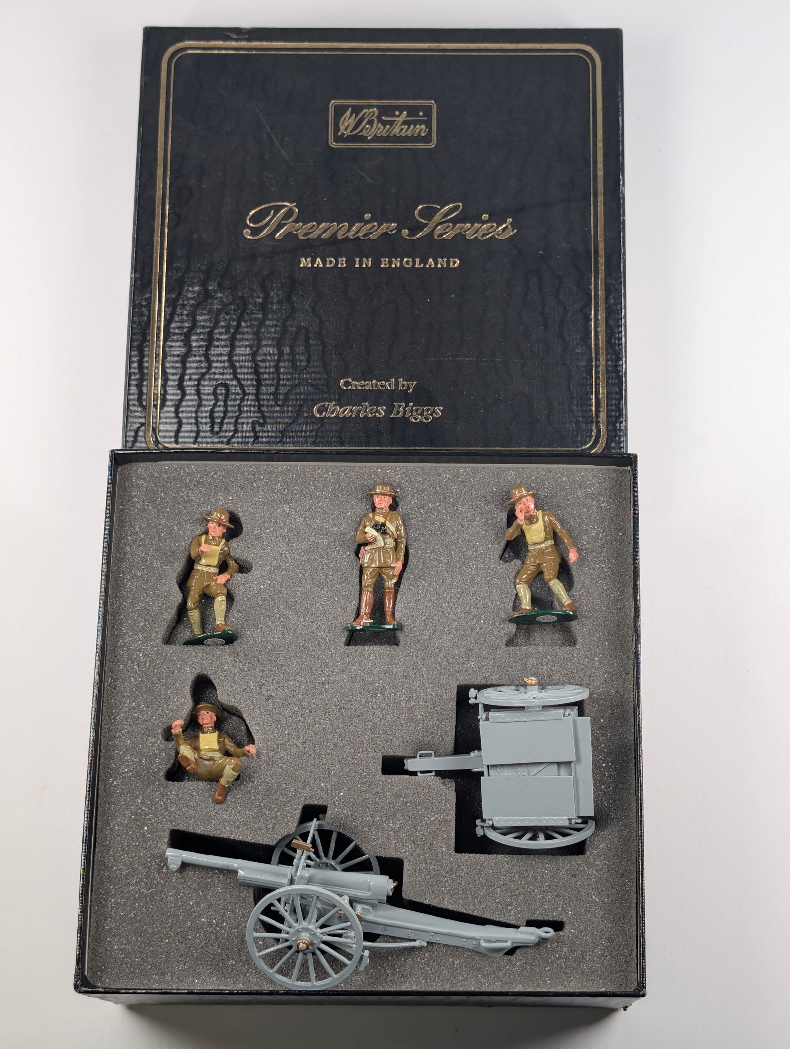 BRITAIN PREMIER SERIES 8936 US GUN DETACHMENT W/ FRENCH 75MM GUN & CAISSON: REMAINS IN EXCELLENT CONDITION IN BOX.