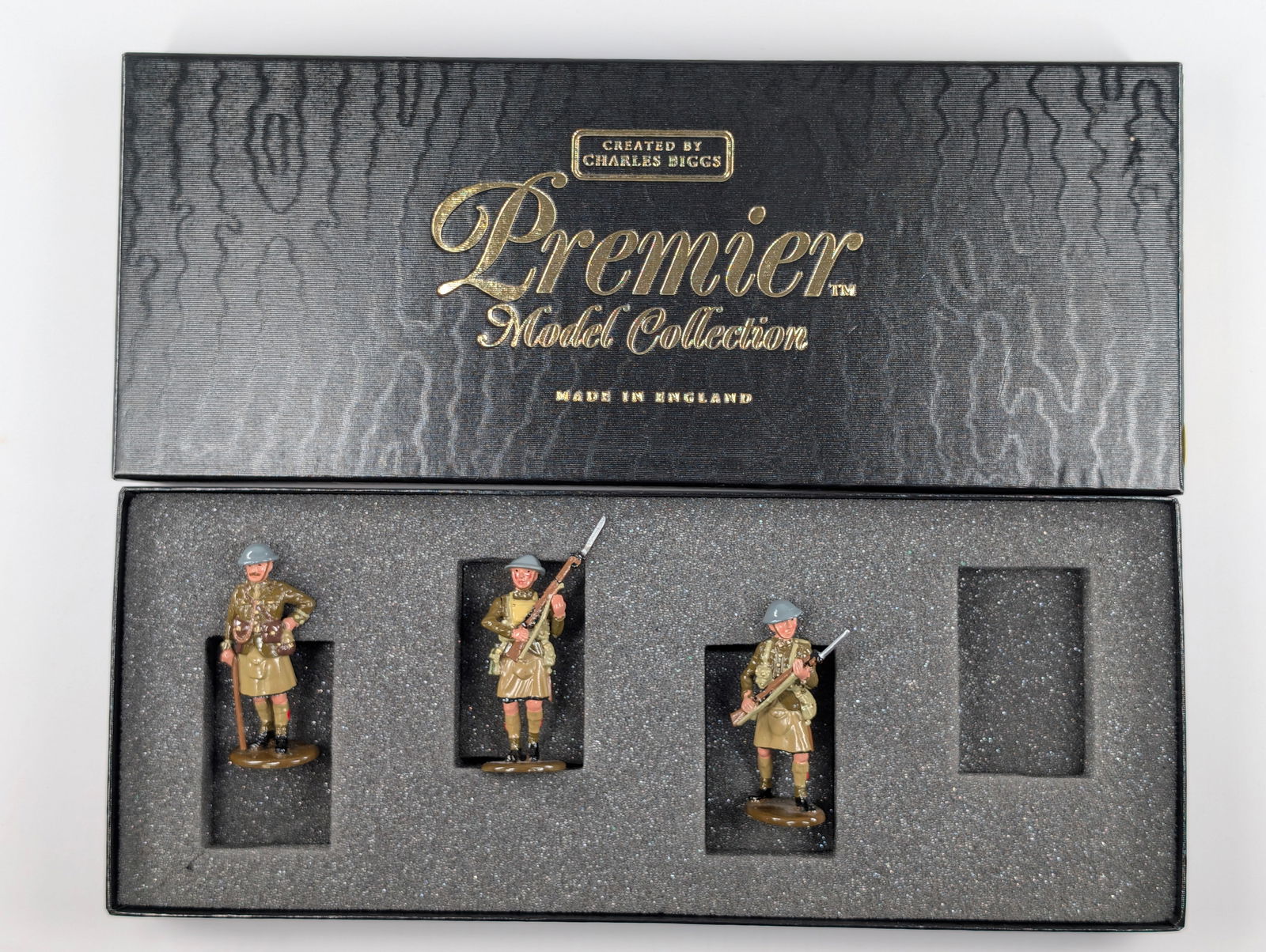 BRITAIN PREMIER 2008 KILTED SCOTS INFANTRY 3-PIECE (1 of 4)