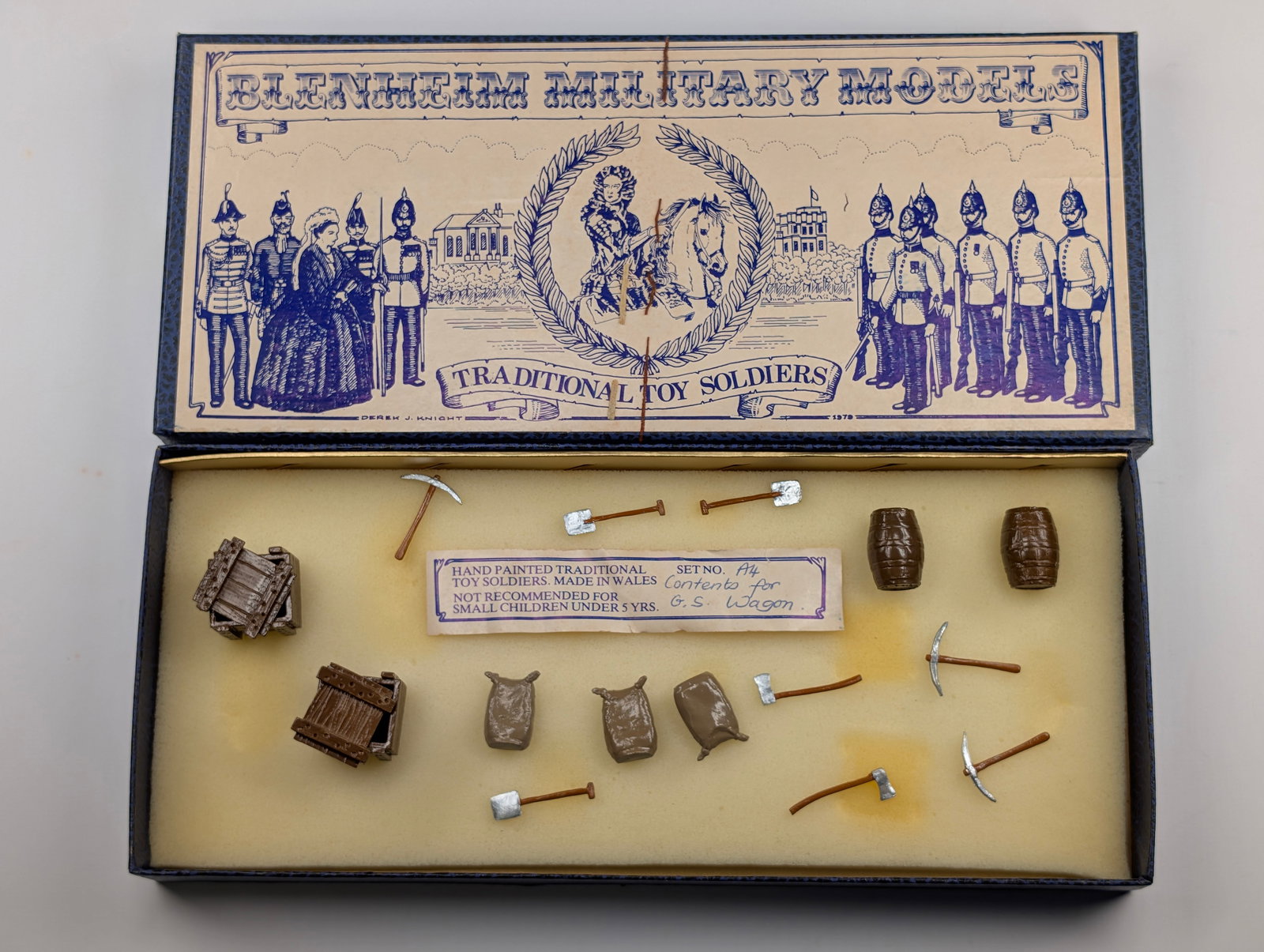 BLENHEIM A4 CONTENTS FOR G.S. WAGON: SET REMAINS IN VERY GOOD CONDITION WITH BOX.