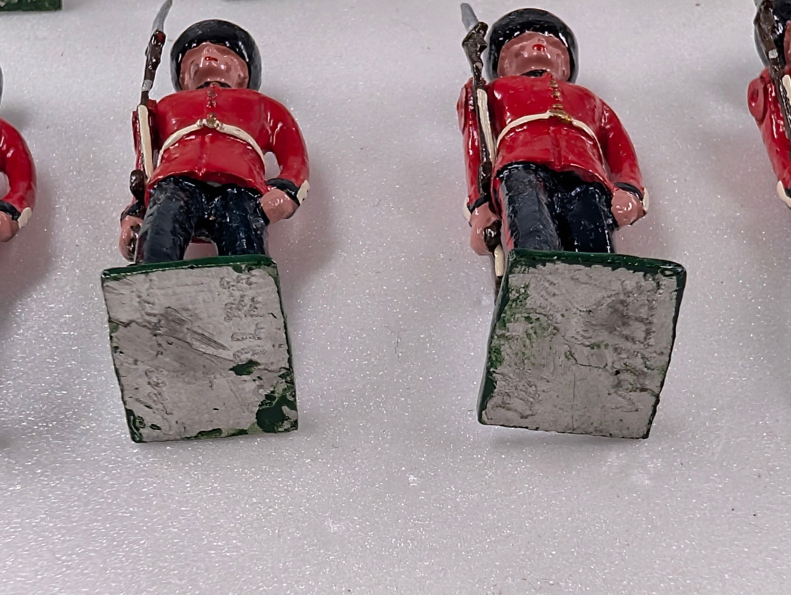 BLENHEIM B60 SCOTS GUARDS MARCHING - 4