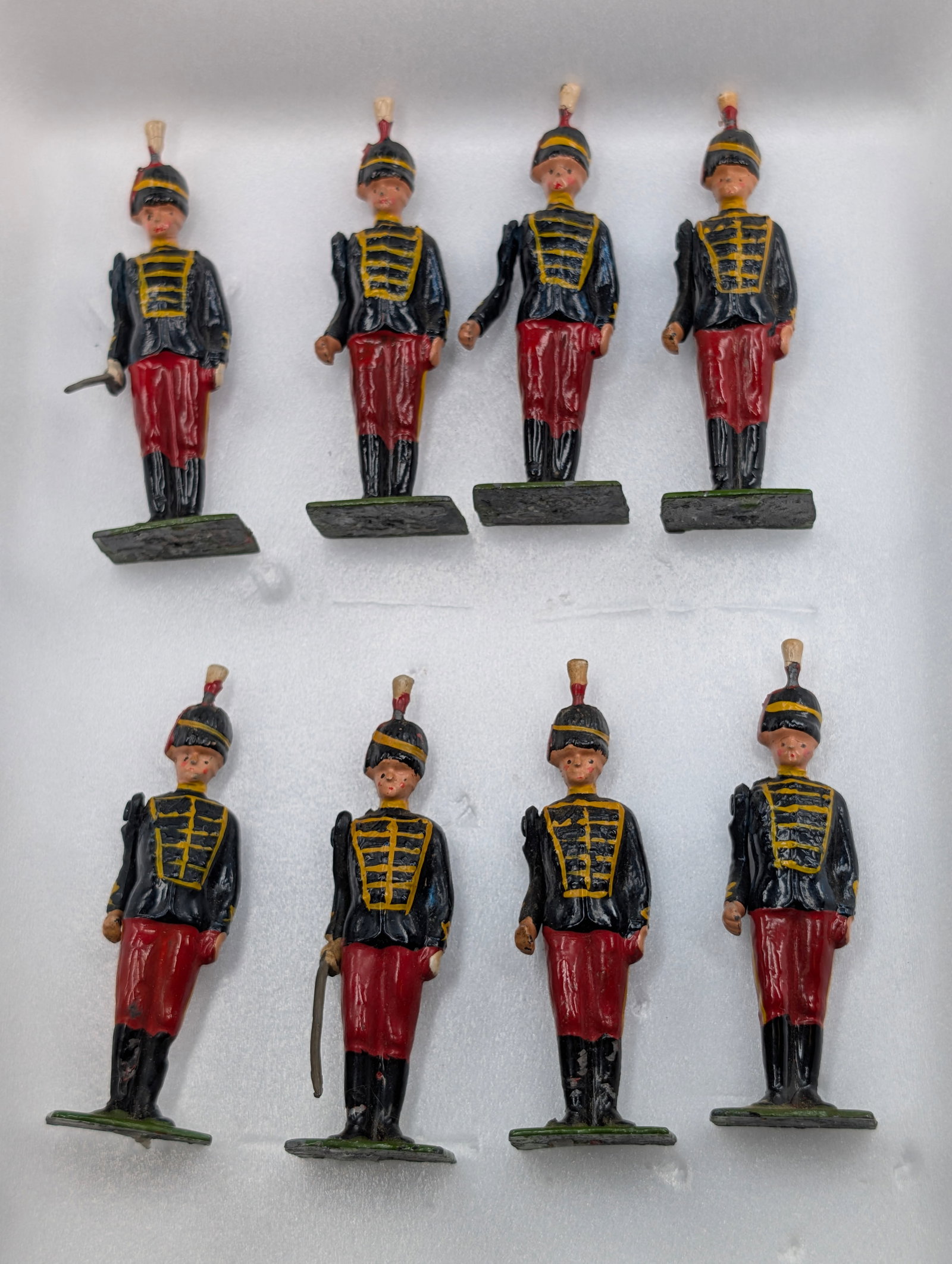 SET OF 8 VINTAGE BRITAINS SOLDIERS (1 of 4)