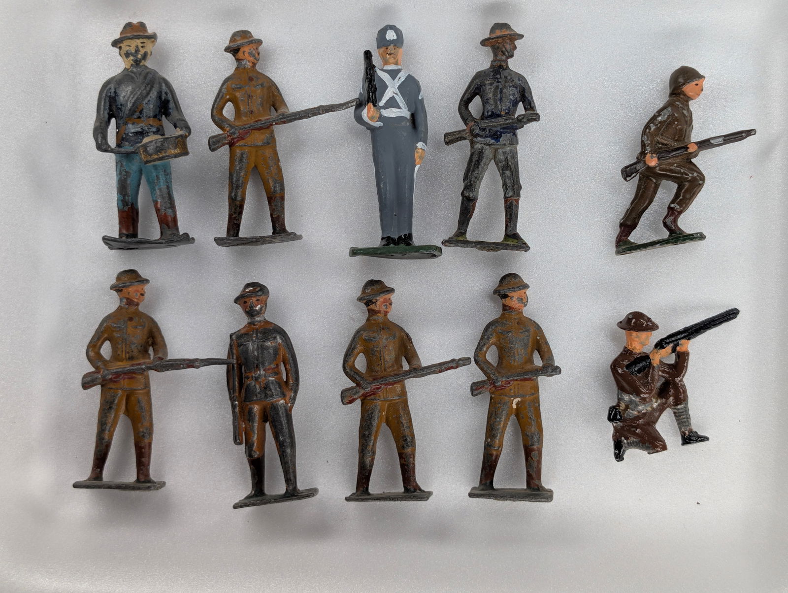 ASSORTED LOT OF VARIOUS BRAND LEAD SOLDIERS (1 of 3)