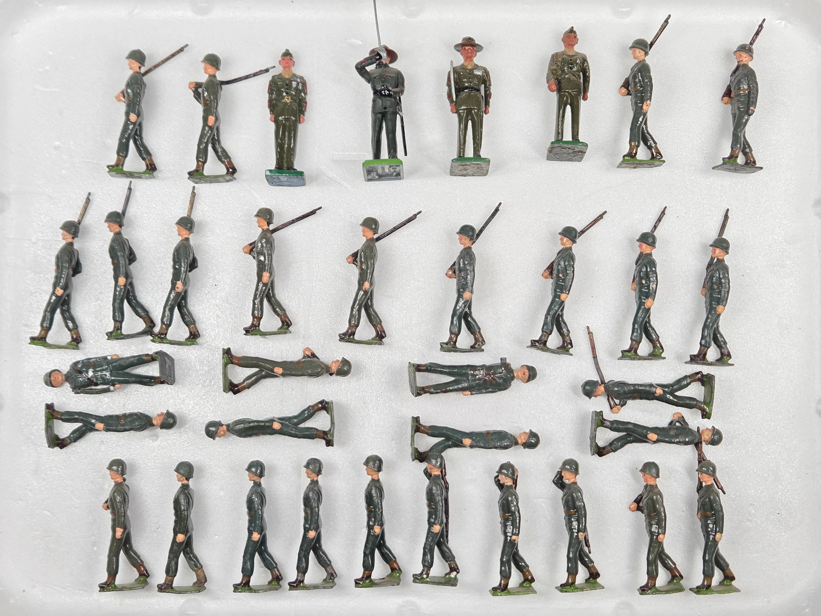 ASSORTED LOT OF VARIOUS BRAND LEAD SOLDIERS (1 of 6)