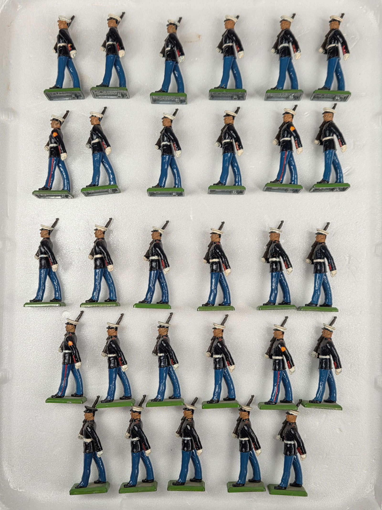 SET OF 29 BRITAINS US MARINE SOLDIERS (1 of 6)