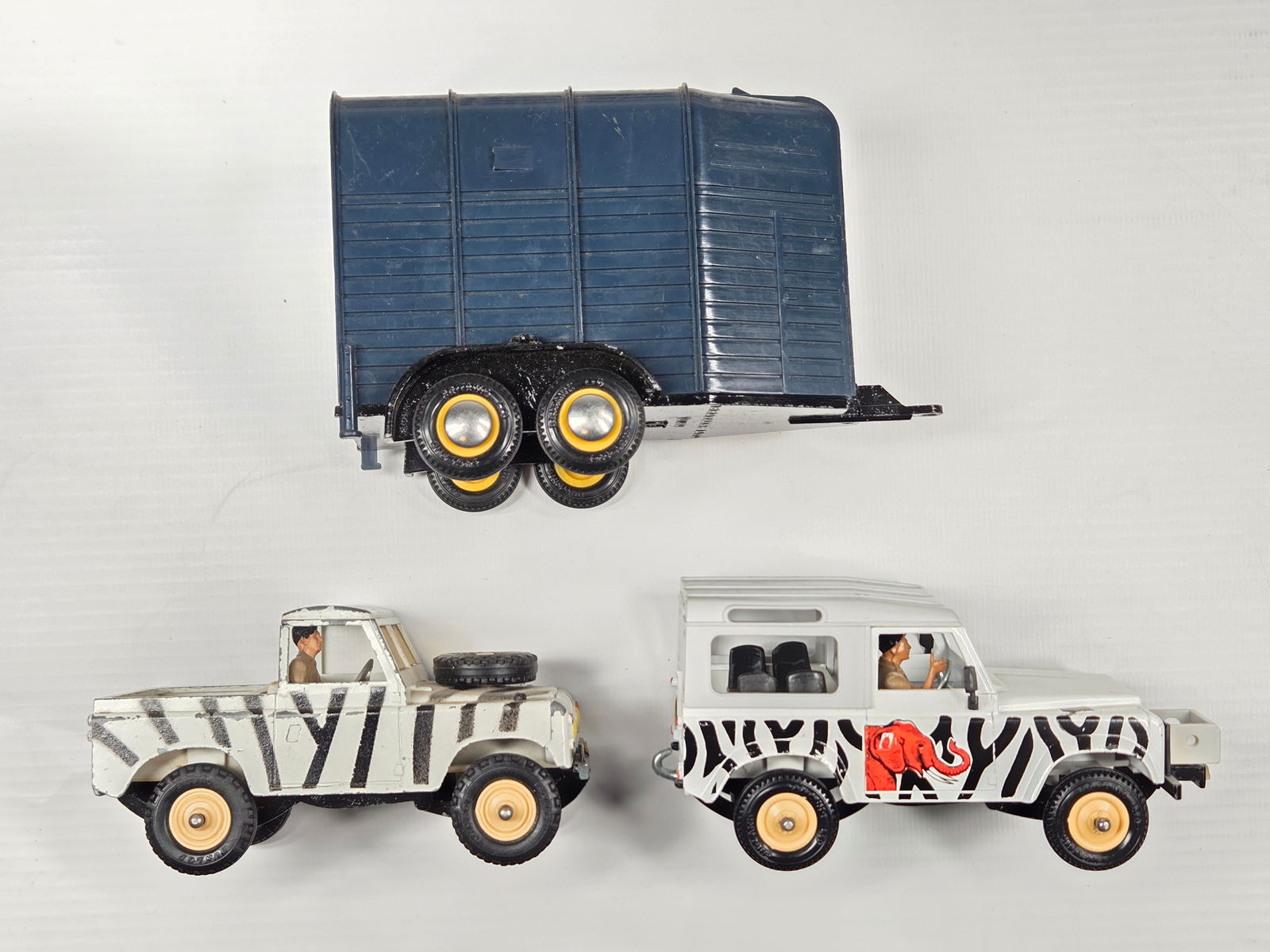 BRITAINS LTD LAND ROVER & DOUBLE HORSE TRAILER (1 of 6)