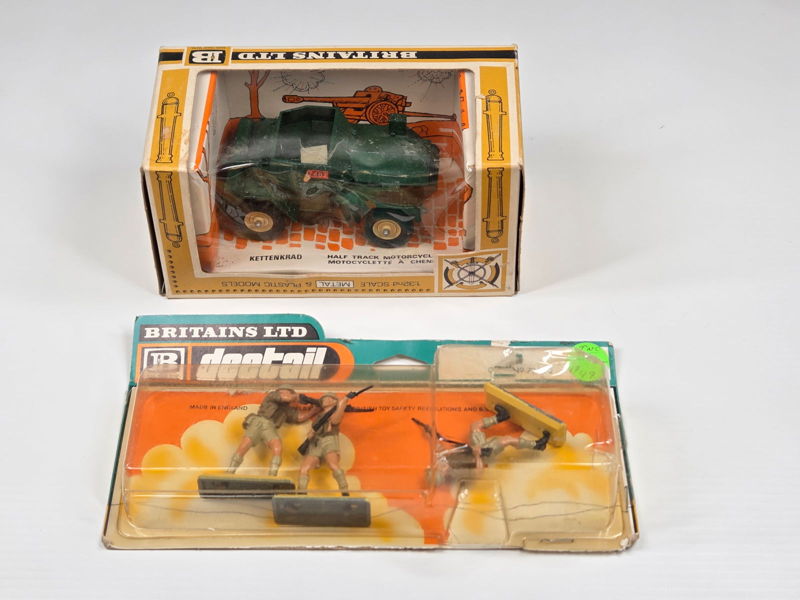 BRITAINS DEETAIL SOLDIER SET & VEHICLE (1 of 4)