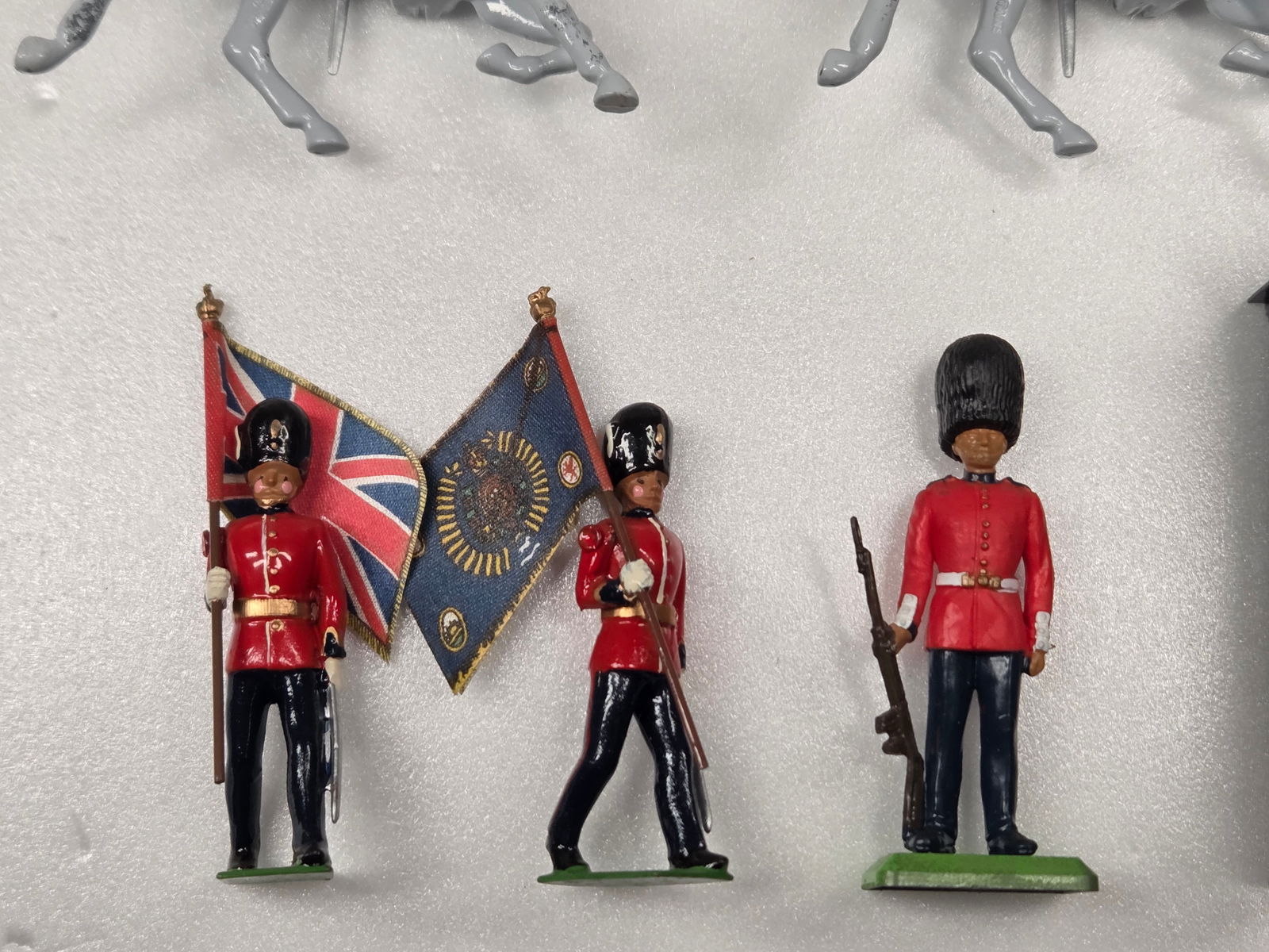 VARIOUS BRITAIN LEAD GUARDS - 2