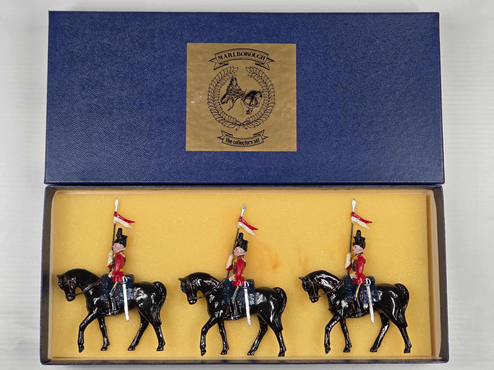 MARLBOROUGH 16TH LANCERS: OFFICER & 2 LANCERS (1 of 4)