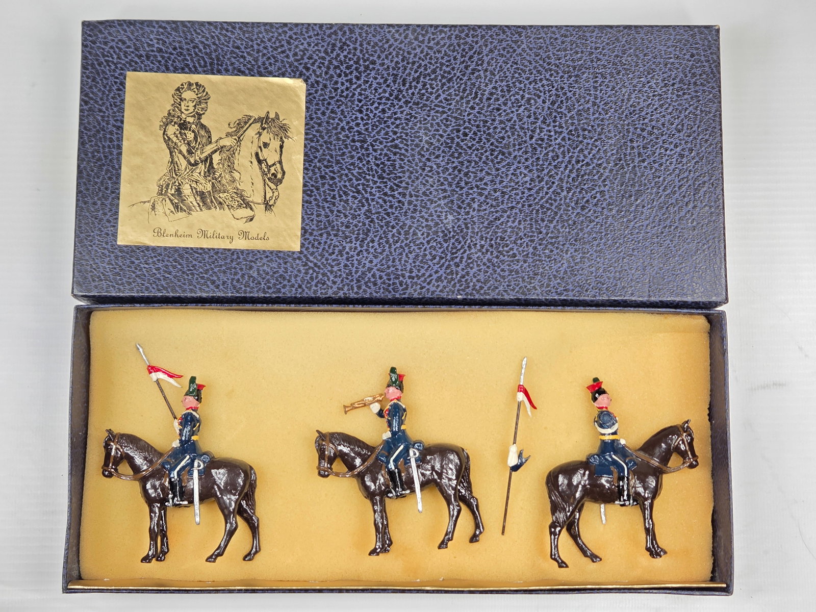 BLENHEIM 3-PIECE MOUNTED LANCER SET: SET REMAINS IN VERY GOOD CONDITION WITH BOX.