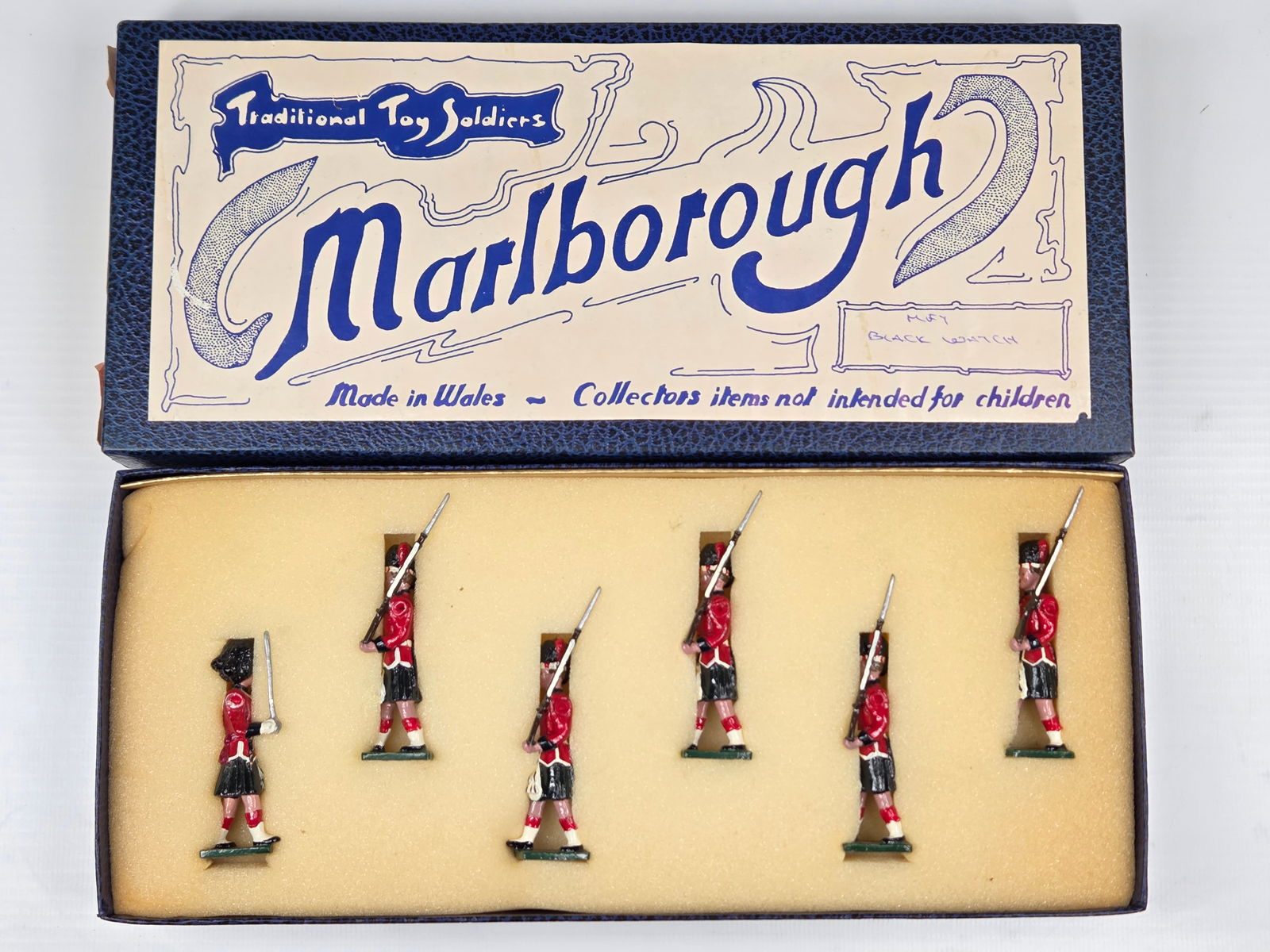 MARLBOROUGH M7 BLACK WATCH (1 of 4)