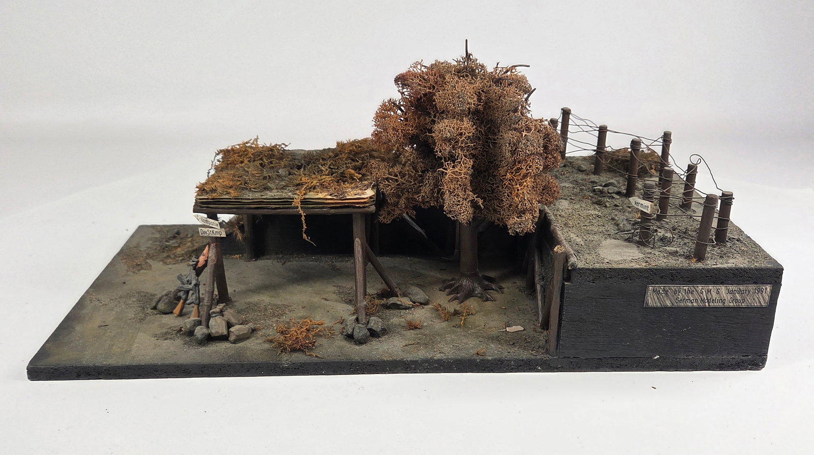 1991 GERMAN MODELING GROUP TOY SOLDIER DIORAMA (1 of 5)