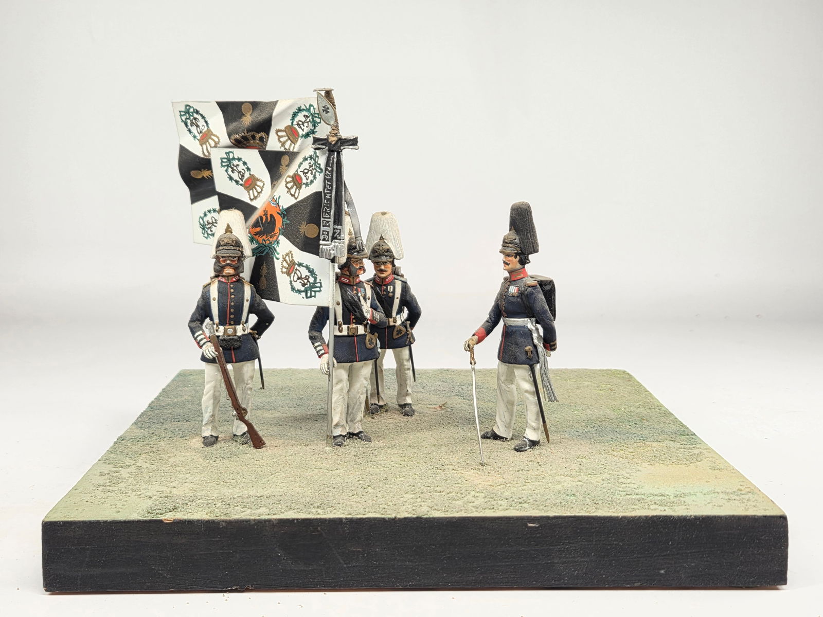 CUSTOM HAND MADE TOY SOLDIER DIORAMA (1 of 6)