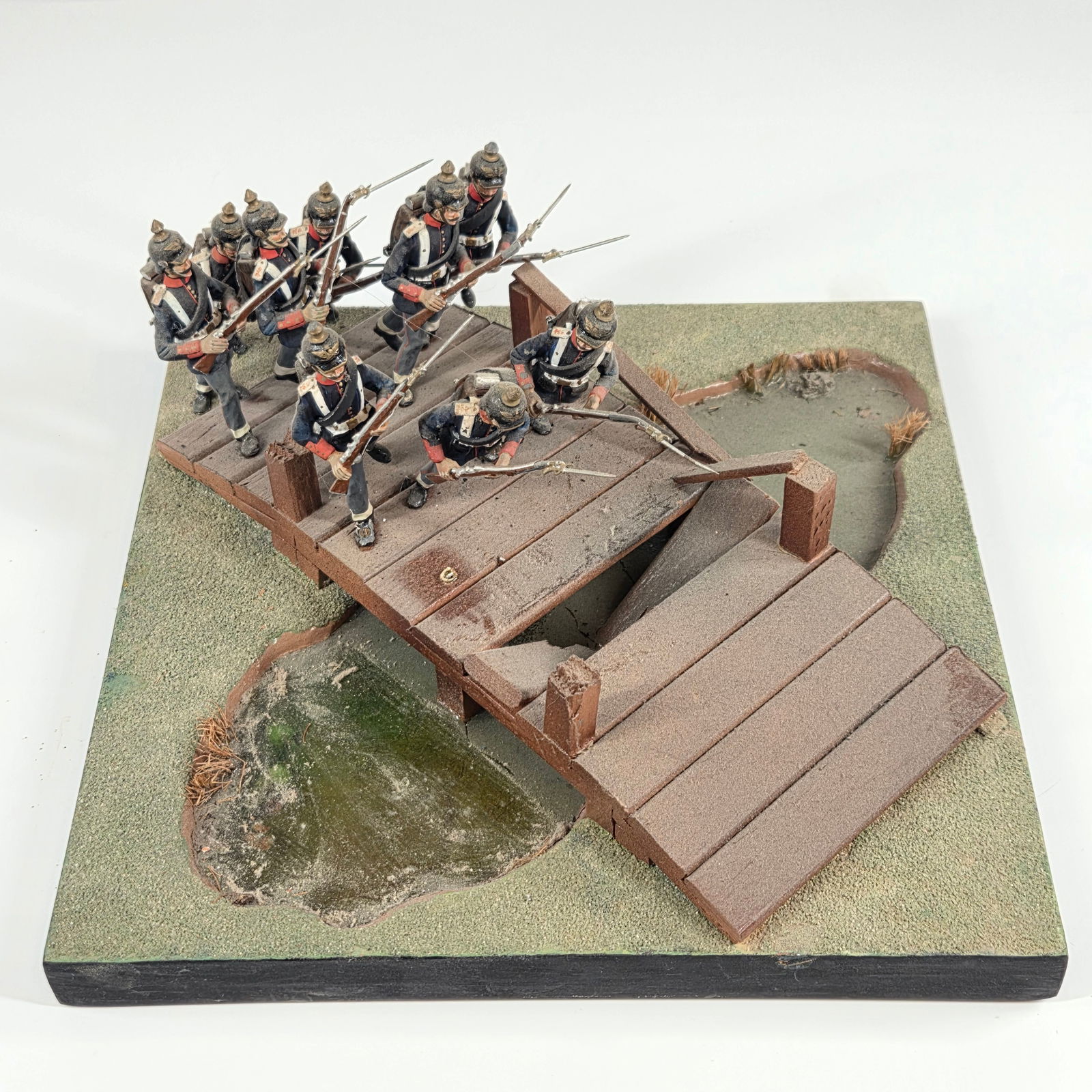 CUSTOM HAND MADE TOY SOLDIER DIORAMA (1 of 5)