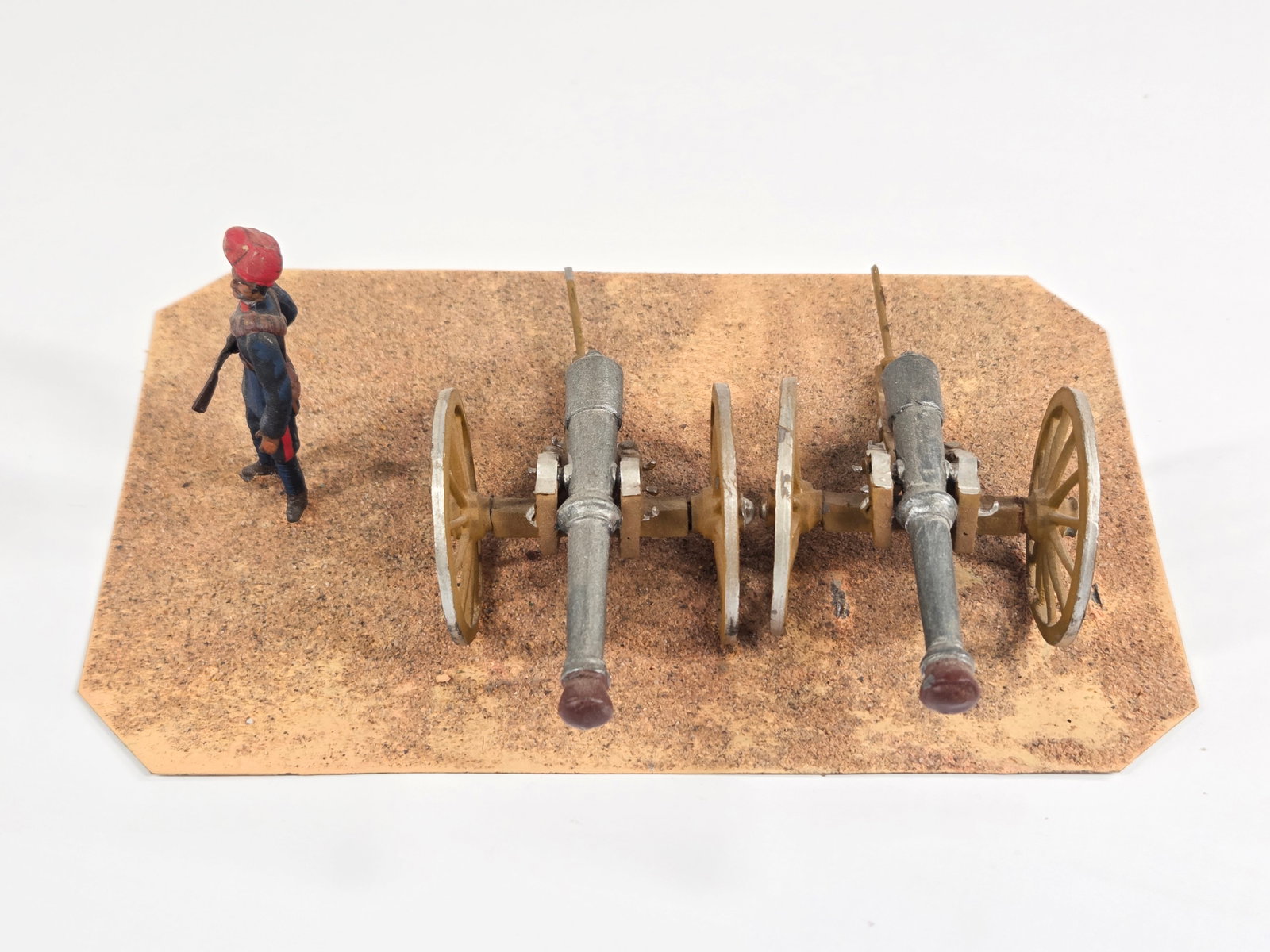CUSTOM HAND MADE TOY SOLDIER DIORAMA (1 of 4)
