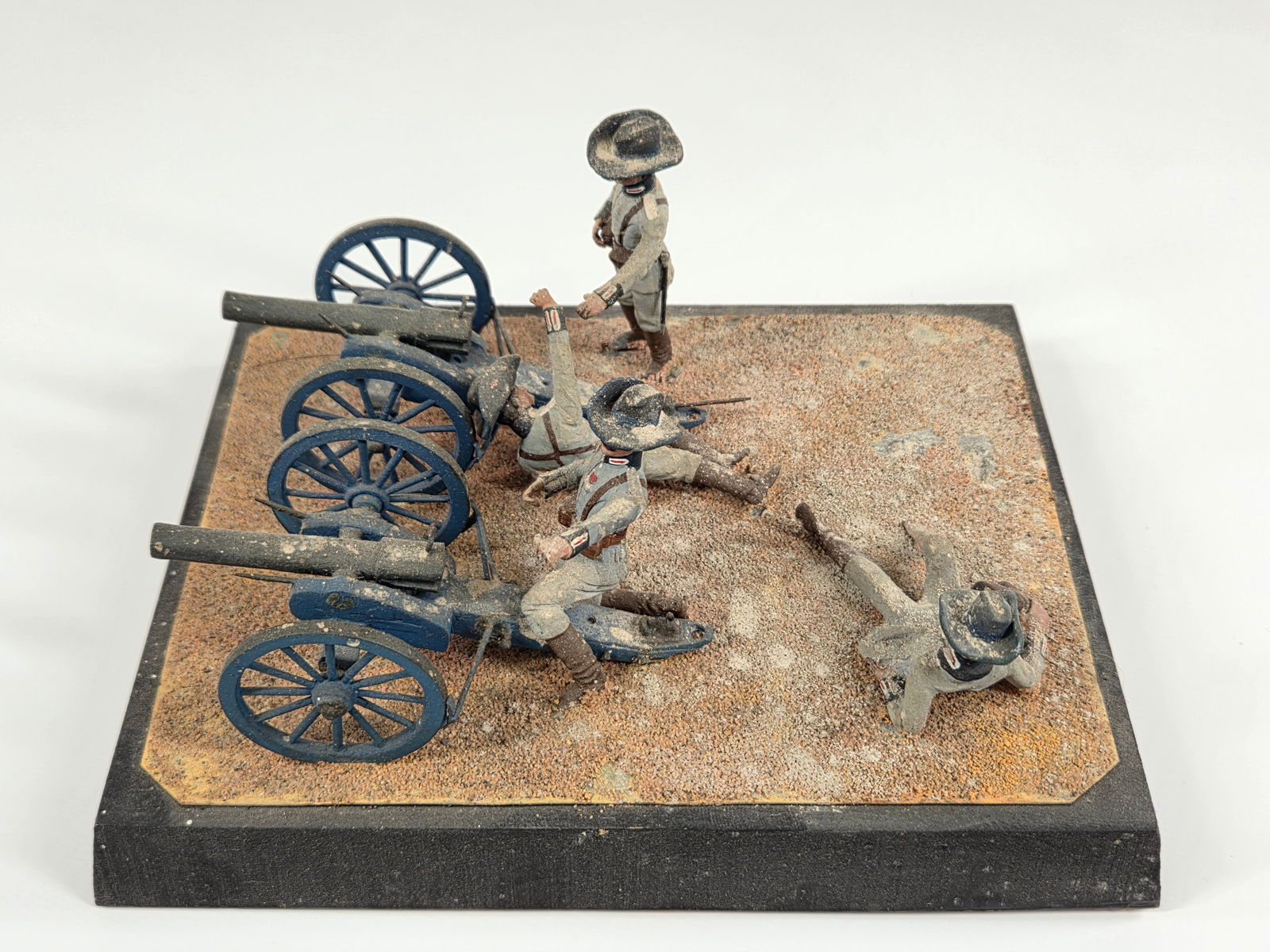 CUSTOM HAND MADE TOY SOLDIER DIORAMA (1 of 5)