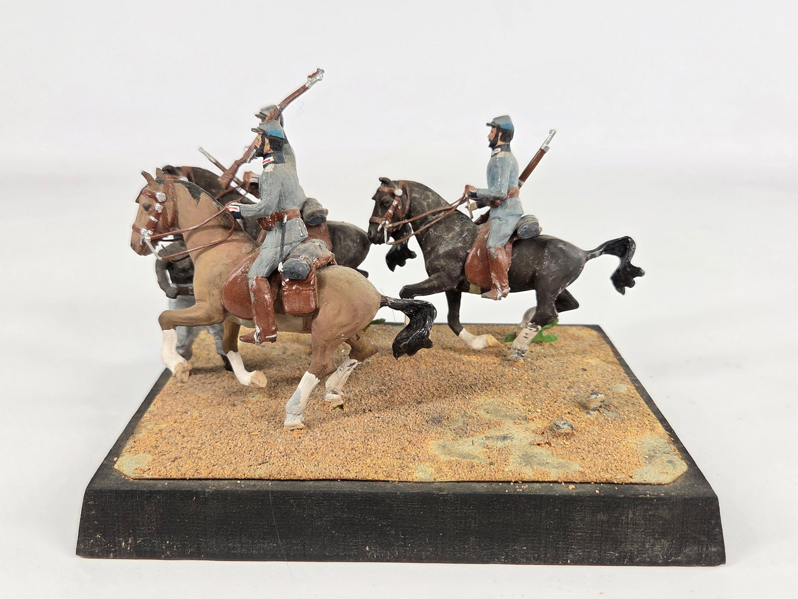 CUSTOM HAND MADE TOY SOLDIER DIORAMA (1 of 5)