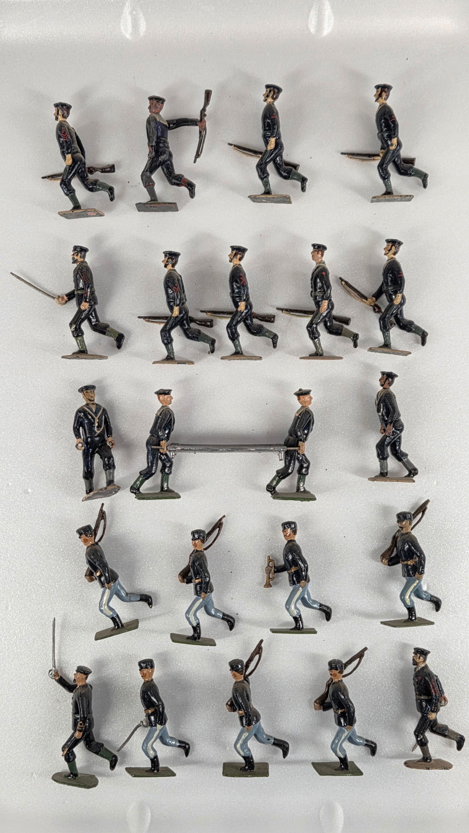 VARIOUS SETS VINTAGE BRITAIN LEAD SOLDIERS (1 of 5)