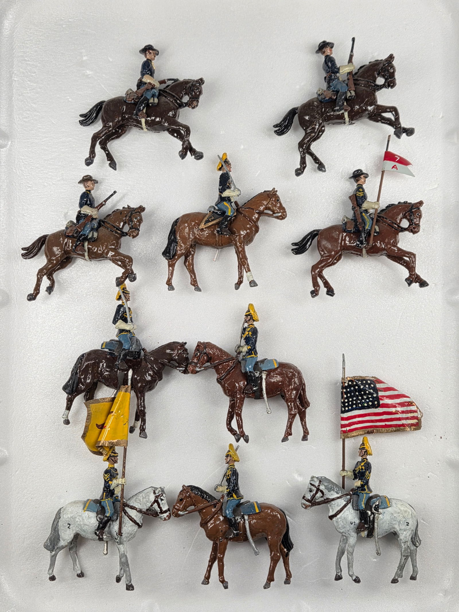 VARIOUS BRITAIN MOUNTED LEAD SOLDIER COLOUR PARTY (1 of 4)
