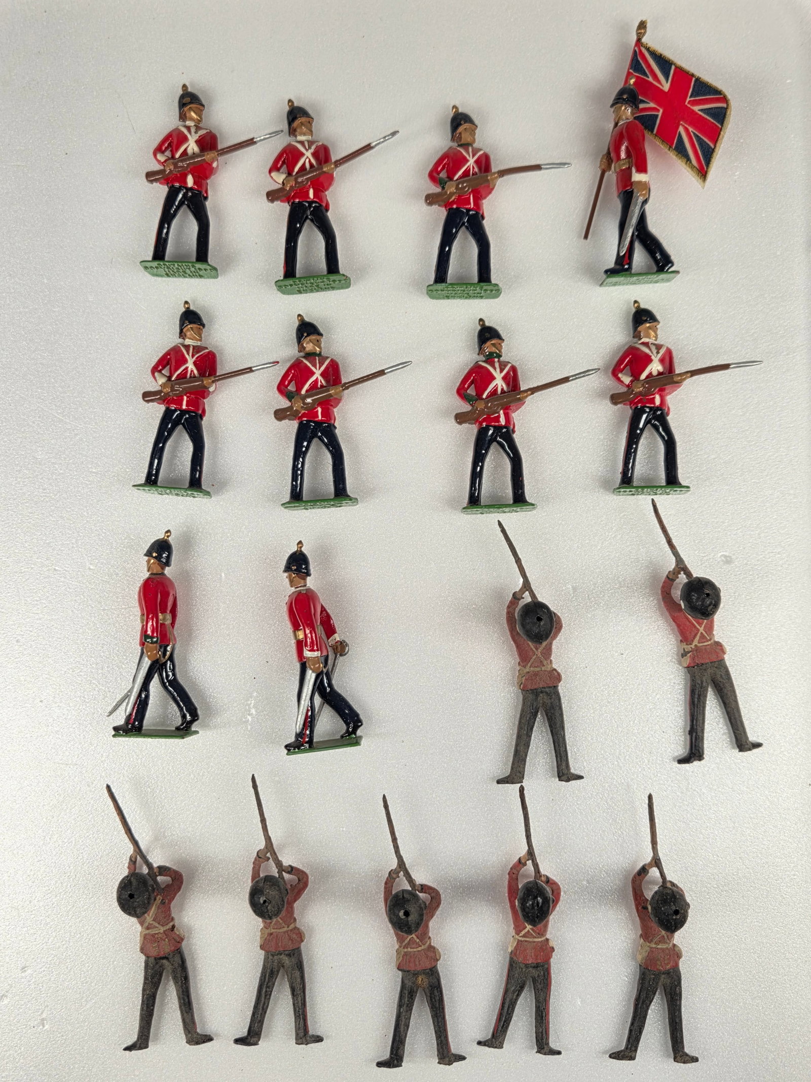 VINTAGE & MODERN BRITAIN LEAD SOLDIERS (1 of 6)