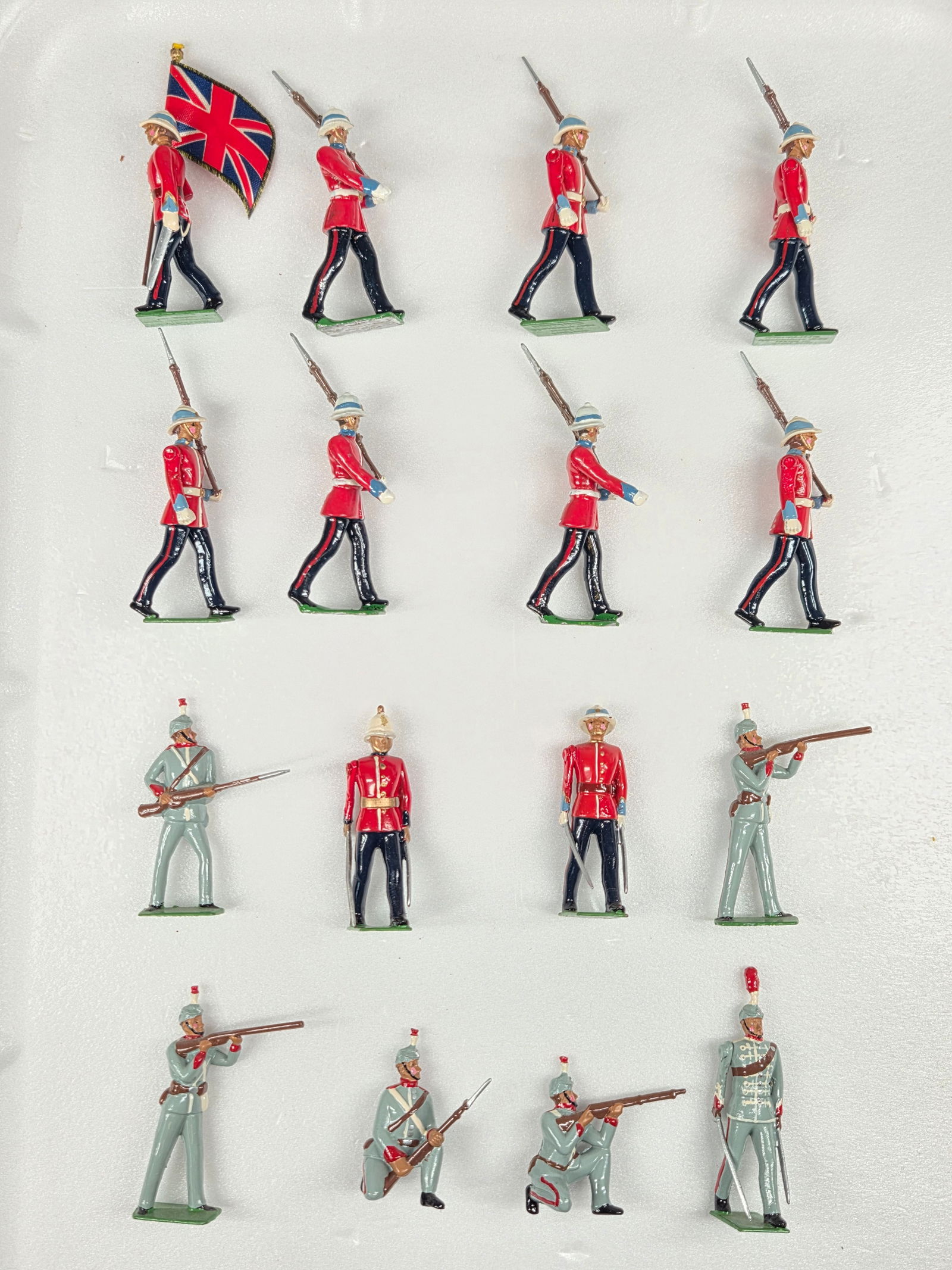 ASSORTED LOT OF 1990'S BRITAIN SOLDIERS (1 of 6)