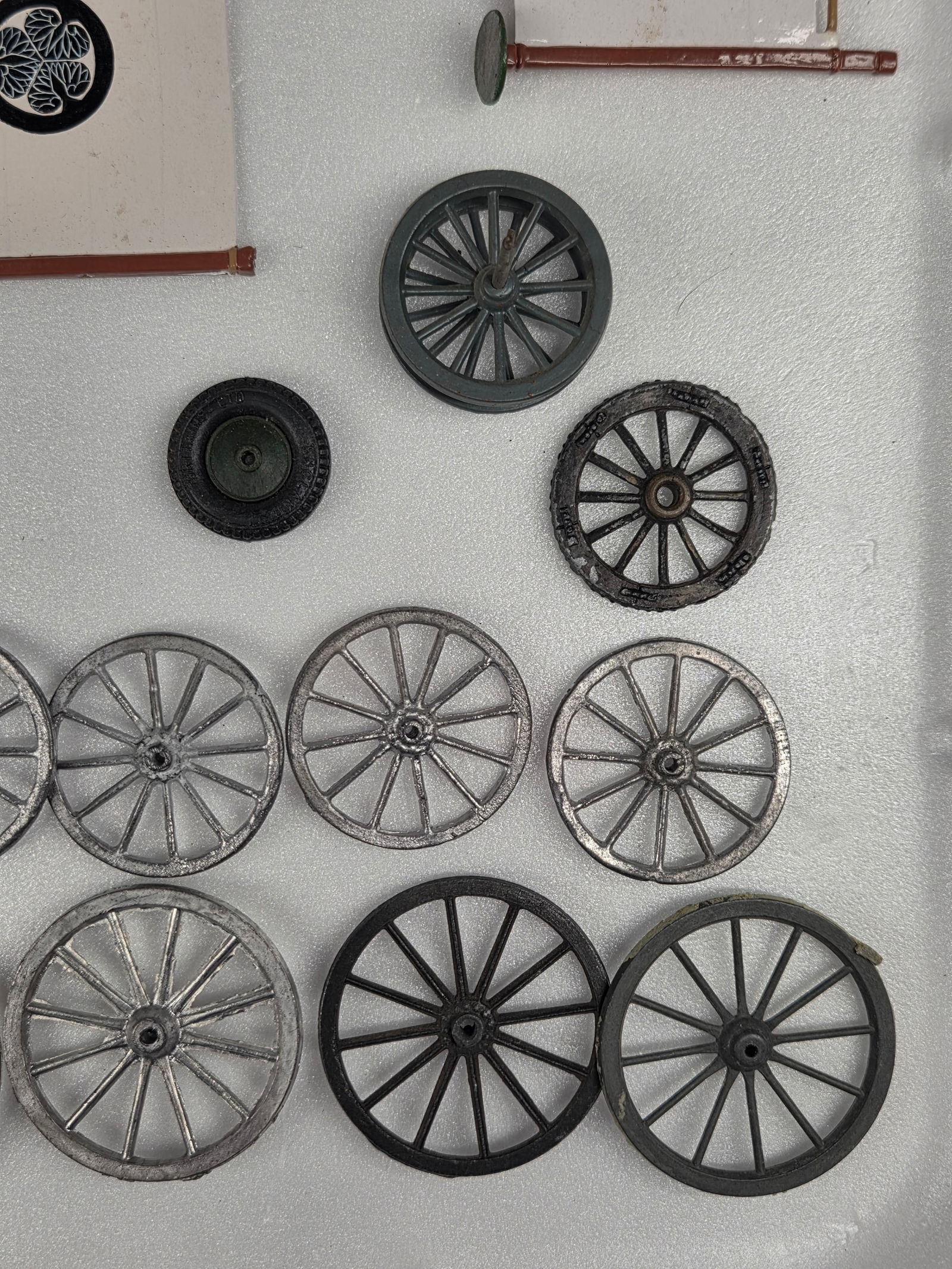 VARIOUS LEAD WAGON WHEELS & WALL POSTS - 3
